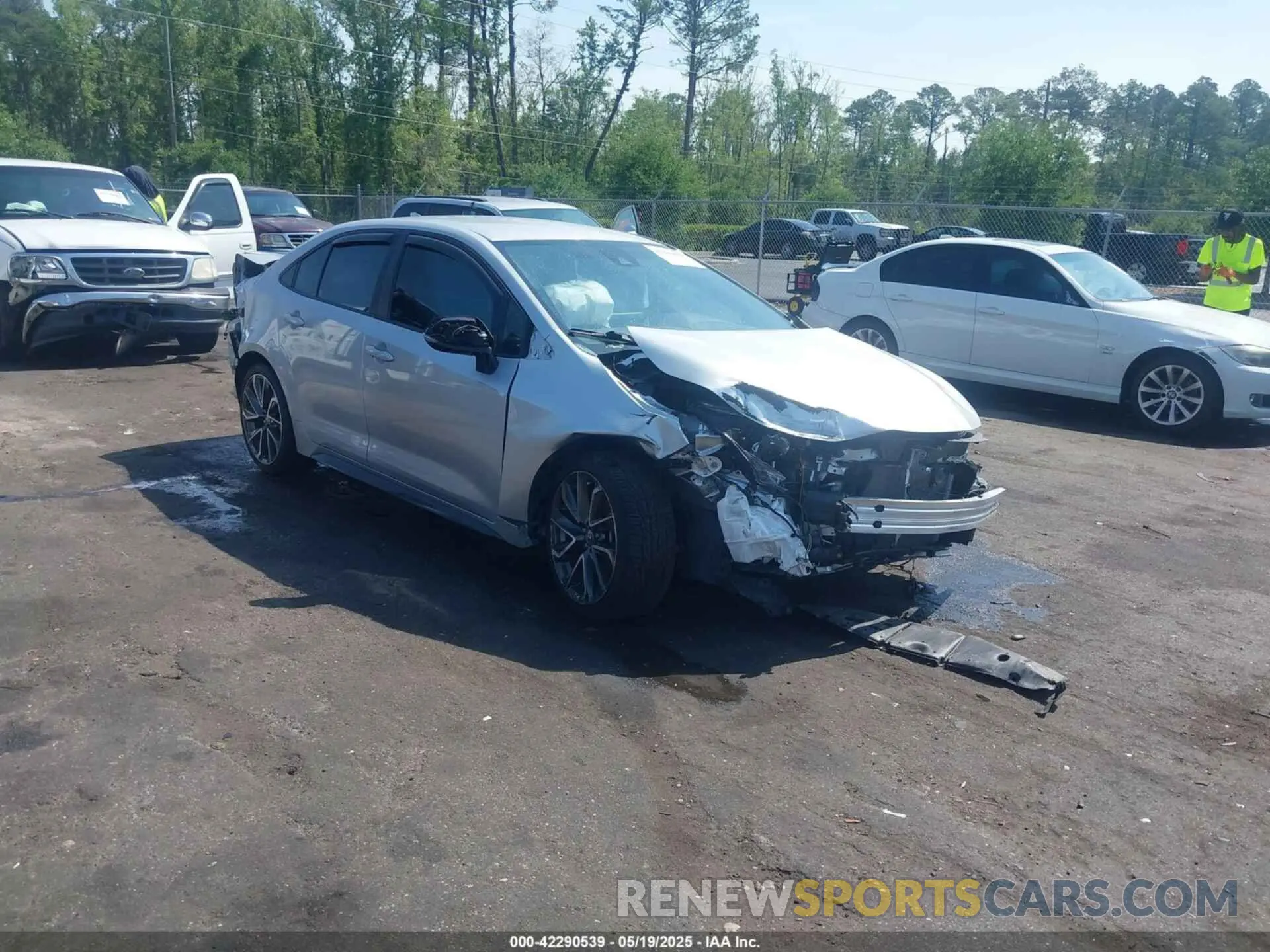 1 Photograph of a damaged car 5YFS4MCE6NP106591 TOYOTA COROLLA 2022