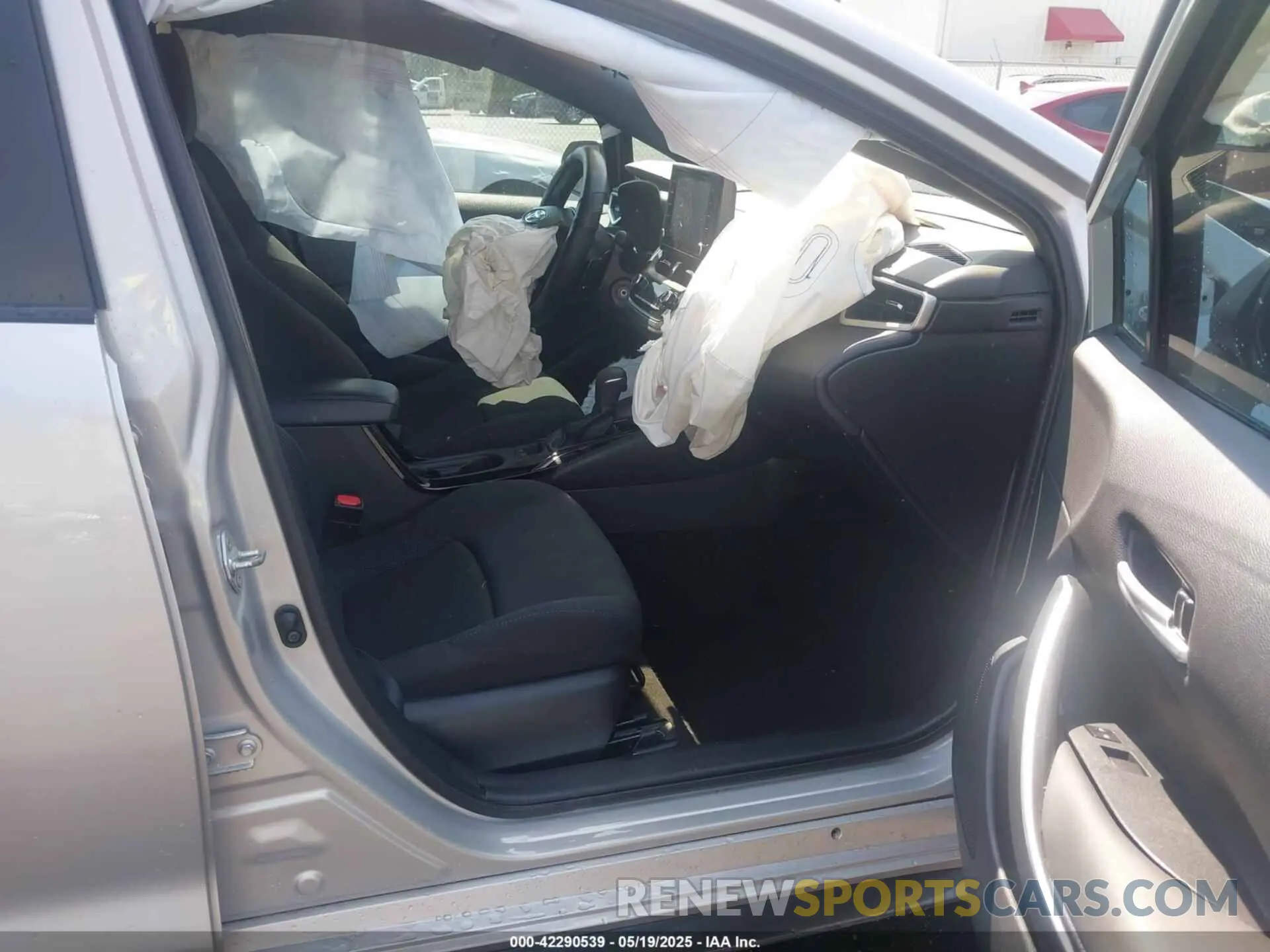 5 Photograph of a damaged car 5YFS4MCE6NP106591 TOYOTA COROLLA 2022