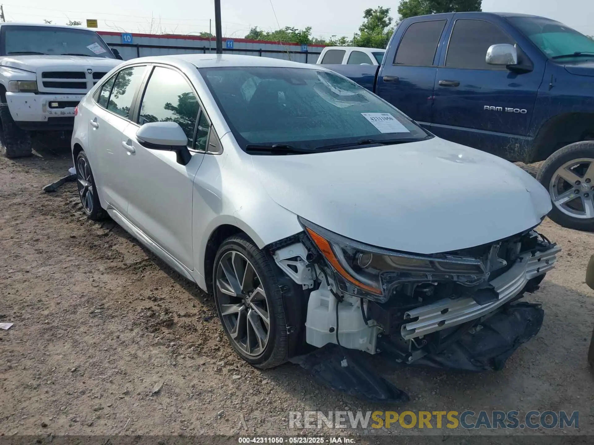 1 Photograph of a damaged car 5YFS4MCE6NP108714 TOYOTA COROLLA 2022