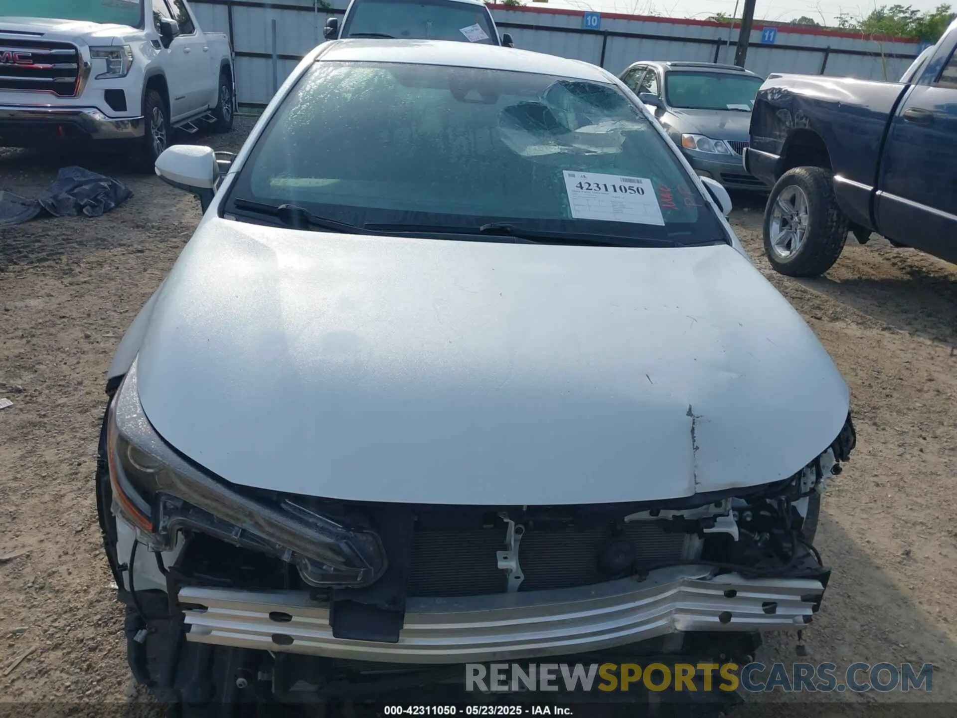 13 Photograph of a damaged car 5YFS4MCE6NP108714 TOYOTA COROLLA 2022
