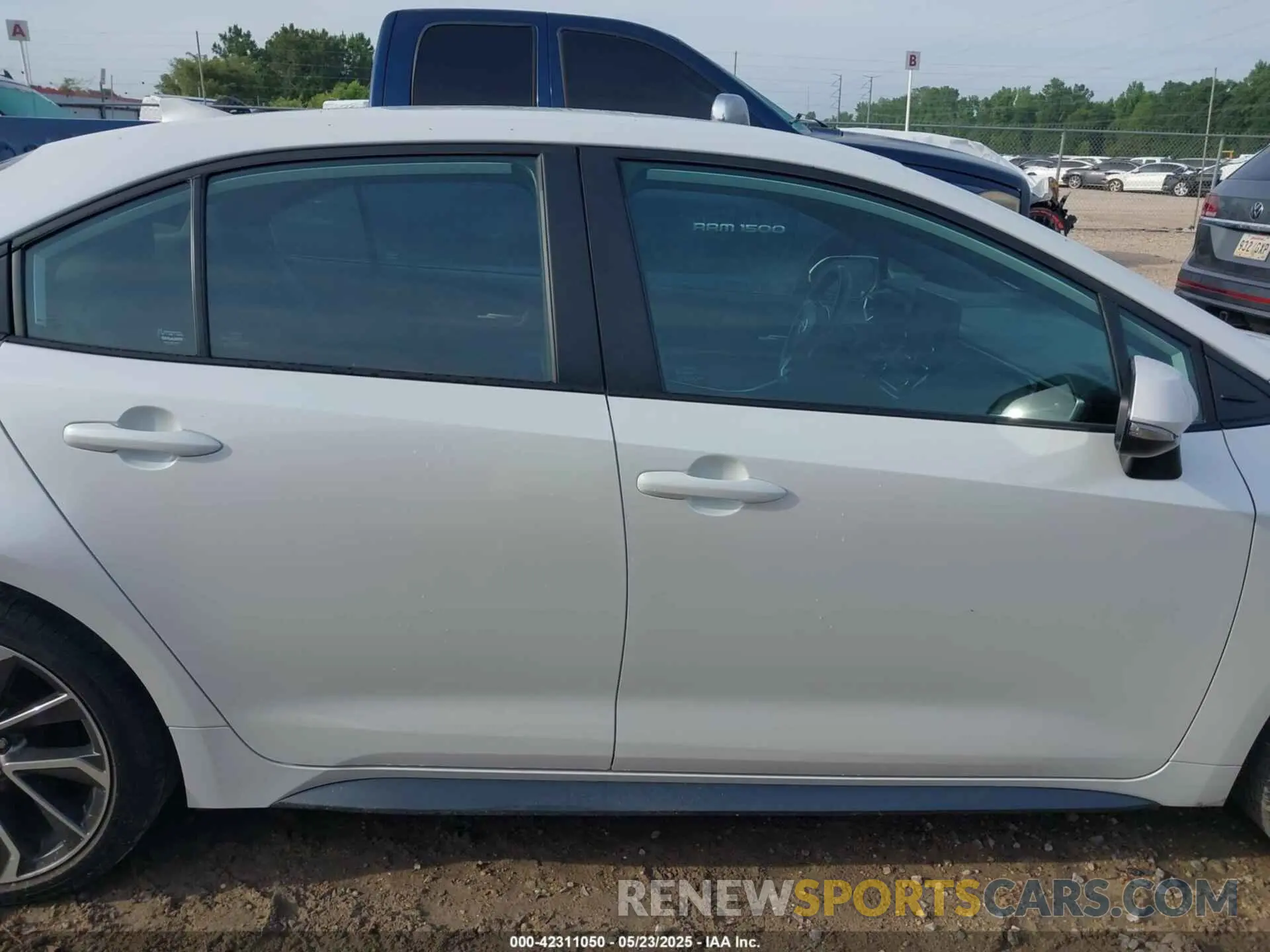 14 Photograph of a damaged car 5YFS4MCE6NP108714 TOYOTA COROLLA 2022