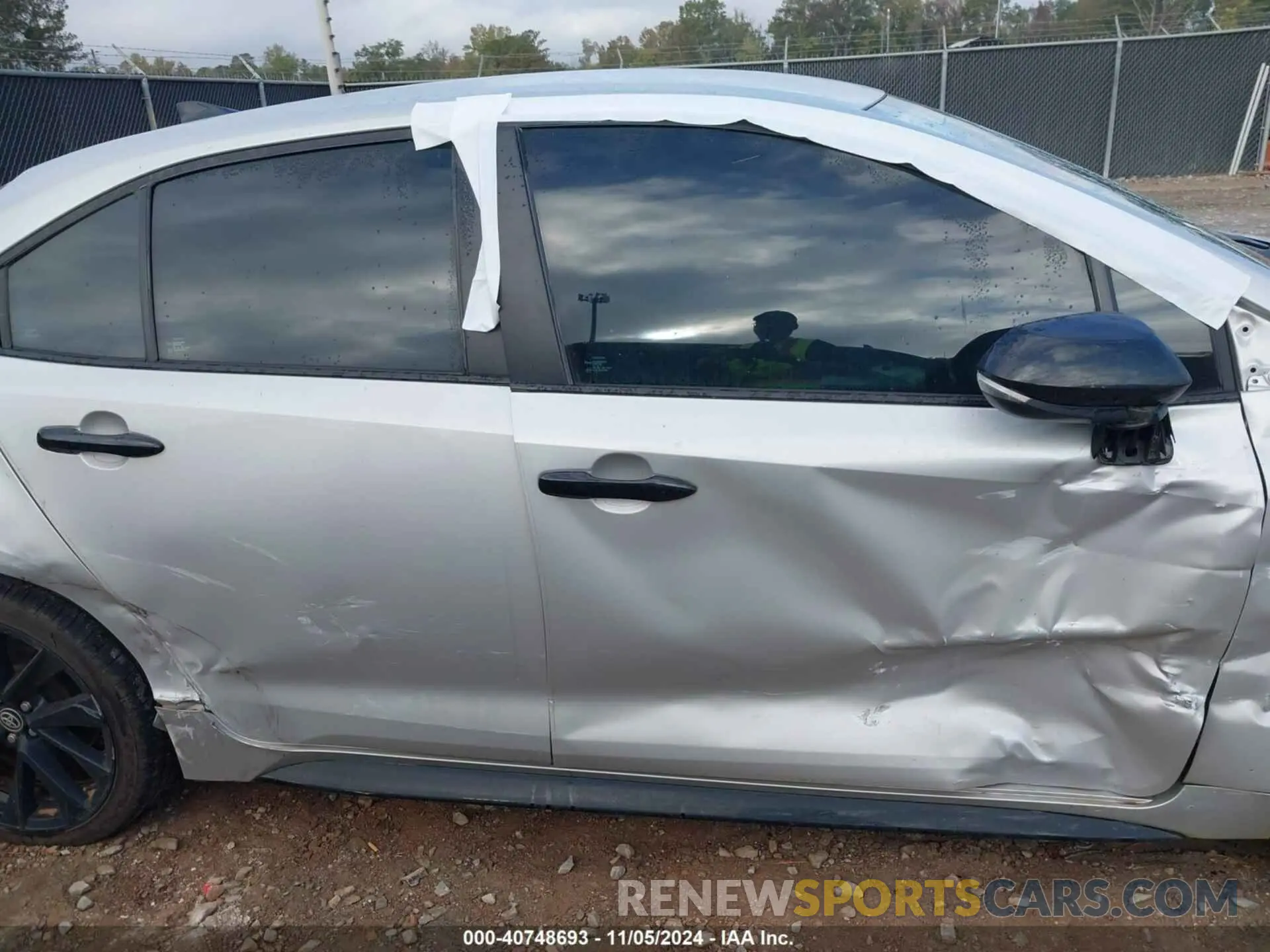 13 Photograph of a damaged car 5YFS4MCE6NP113119 TOYOTA COROLLA 2022