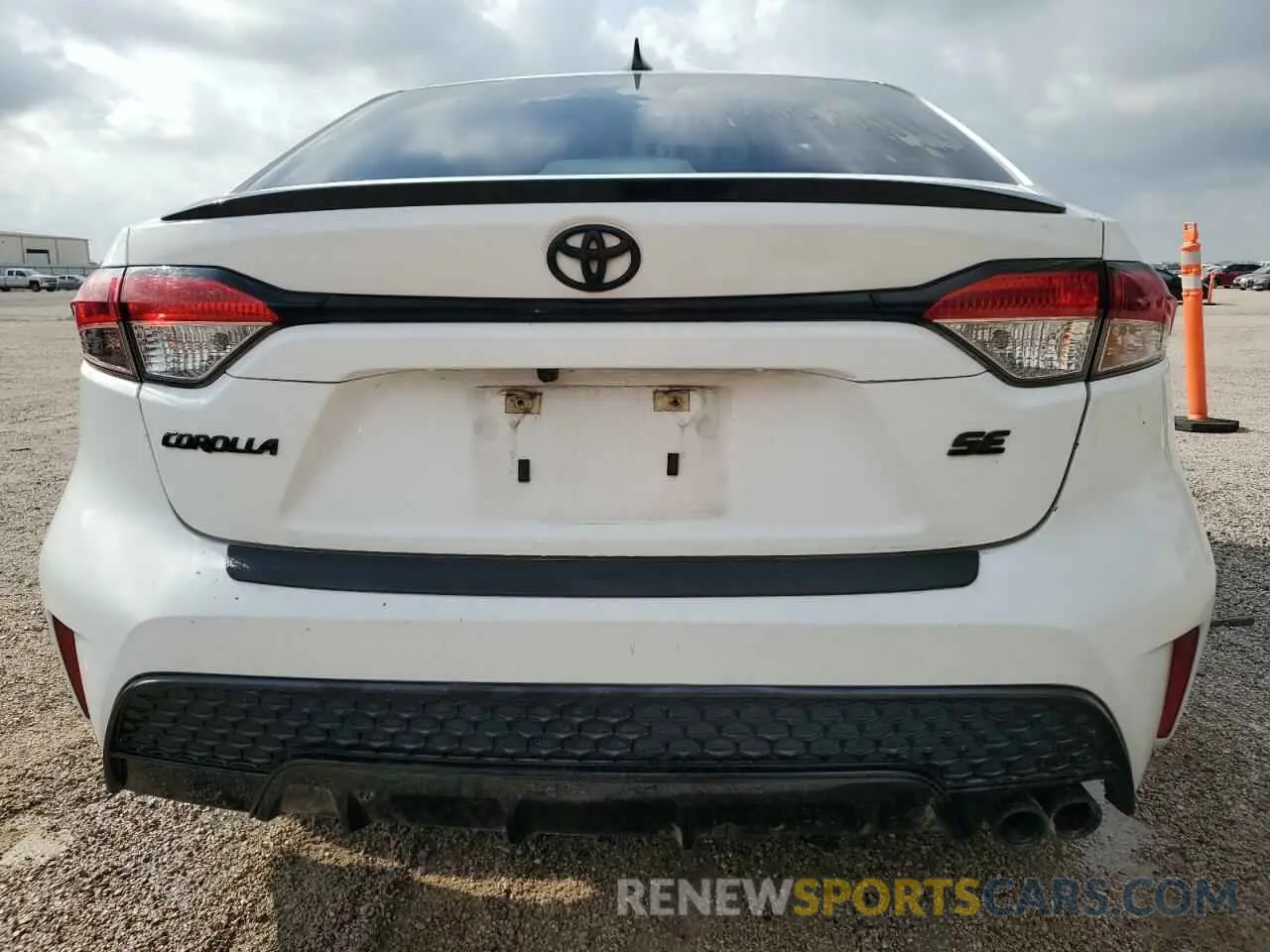 6 Photograph of a damaged car 5YFS4MCE6NP113167 TOYOTA COROLLA 2022
