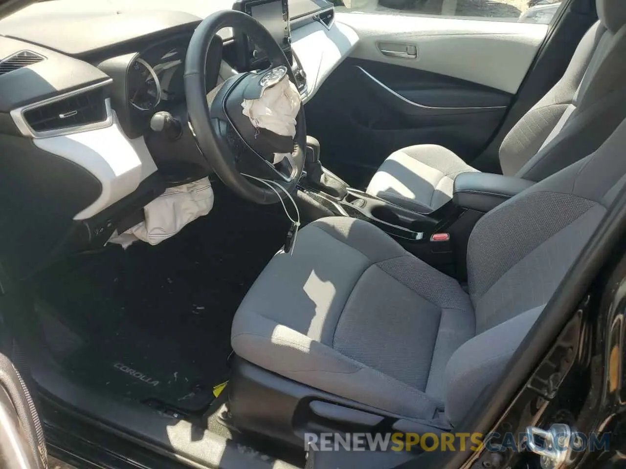 7 Photograph of a damaged car 5YFS4MCE6NP118756 TOYOTA COROLLA 2022