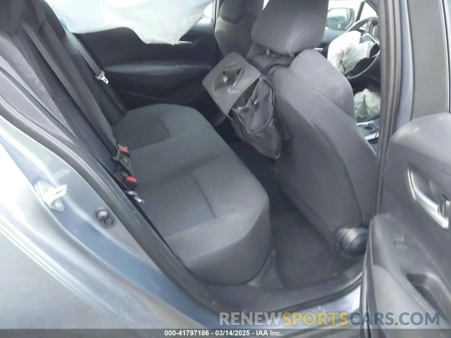8 Photograph of a damaged car 5YFS4MCE6NP120572 TOYOTA COROLLA 2022