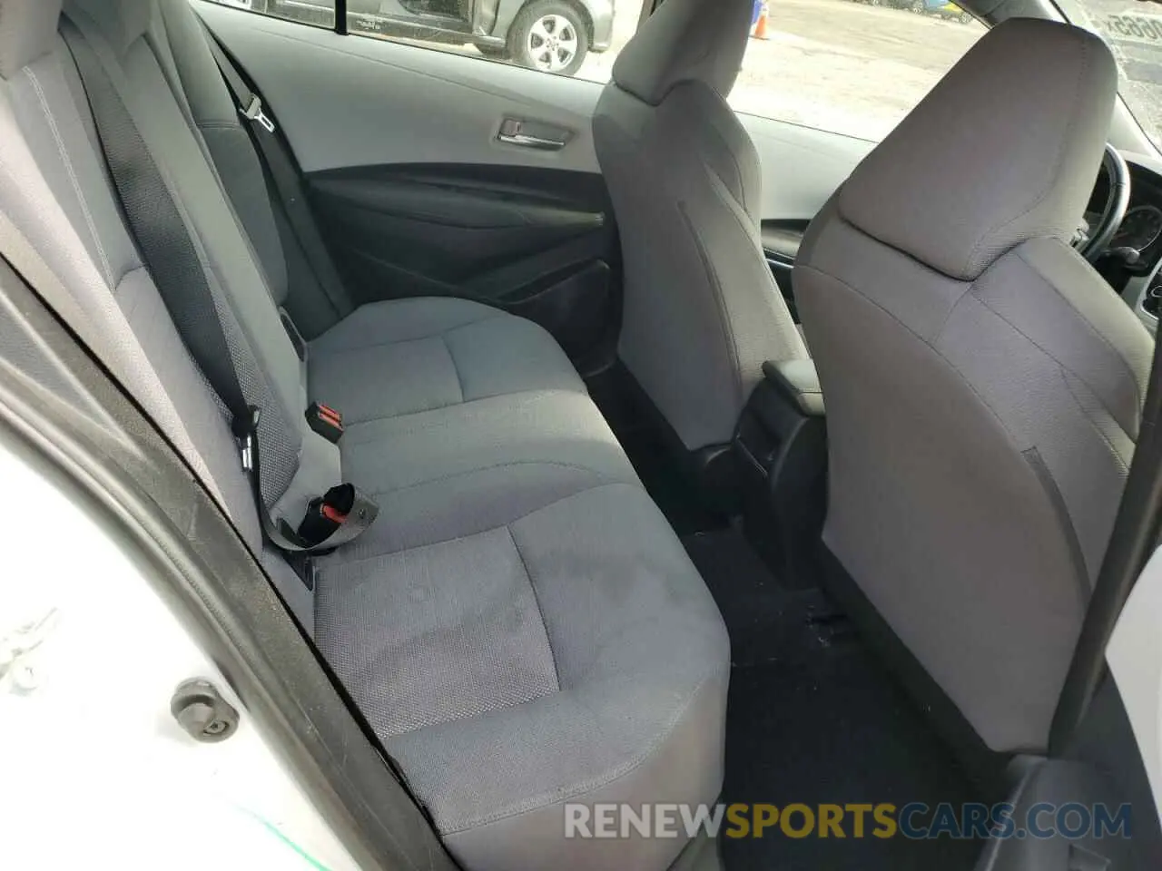 10 Photograph of a damaged car 5YFS4MCE6NP121219 TOYOTA COROLLA 2022