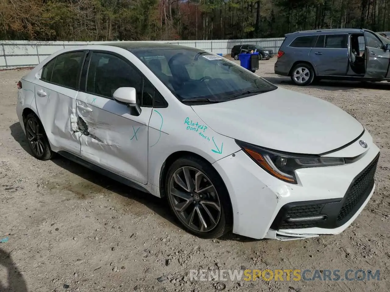 4 Photograph of a damaged car 5YFS4MCE6NP121219 TOYOTA COROLLA 2022