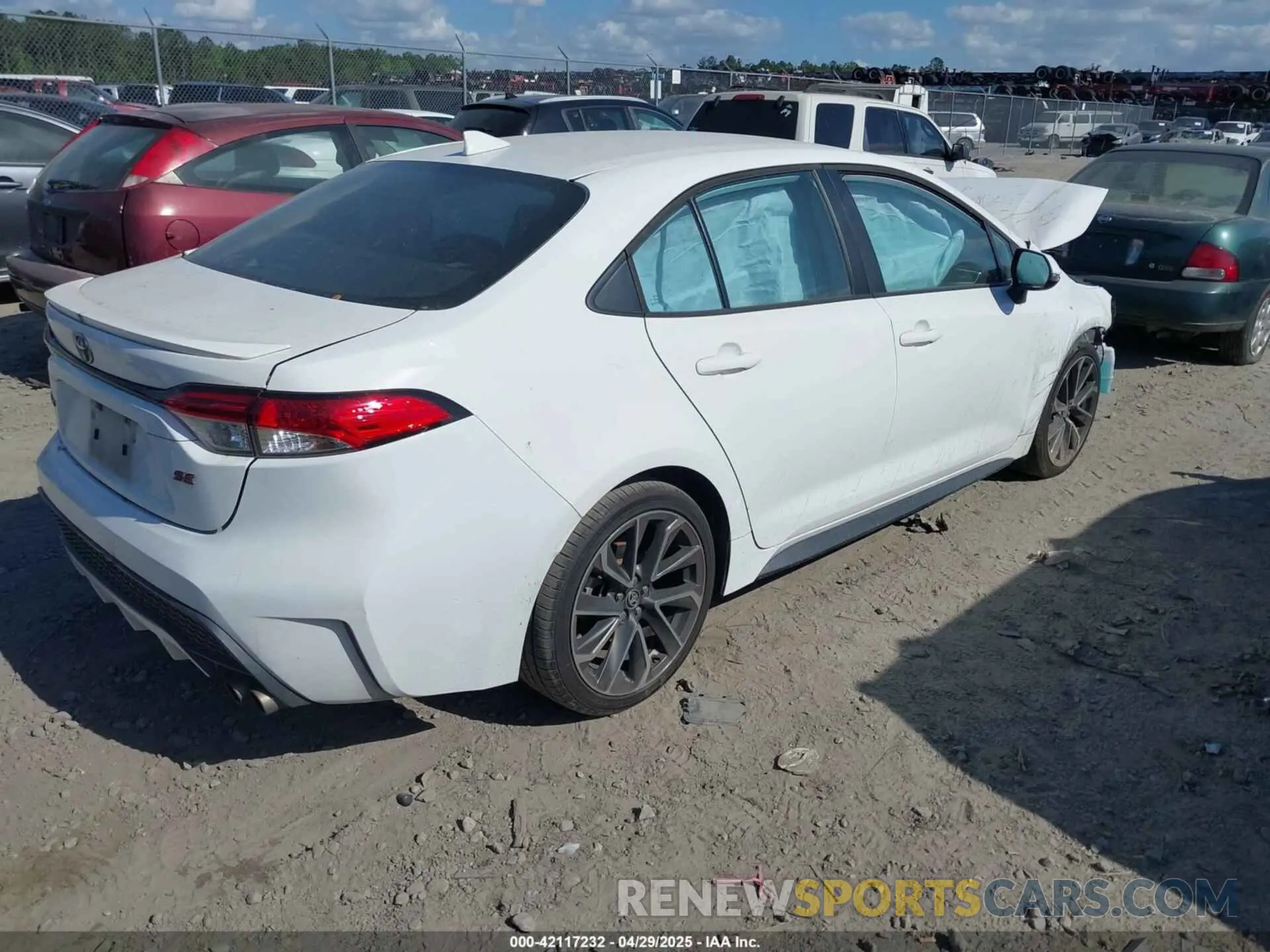 4 Photograph of a damaged car 5YFS4MCE6NP127232 TOYOTA COROLLA 2022