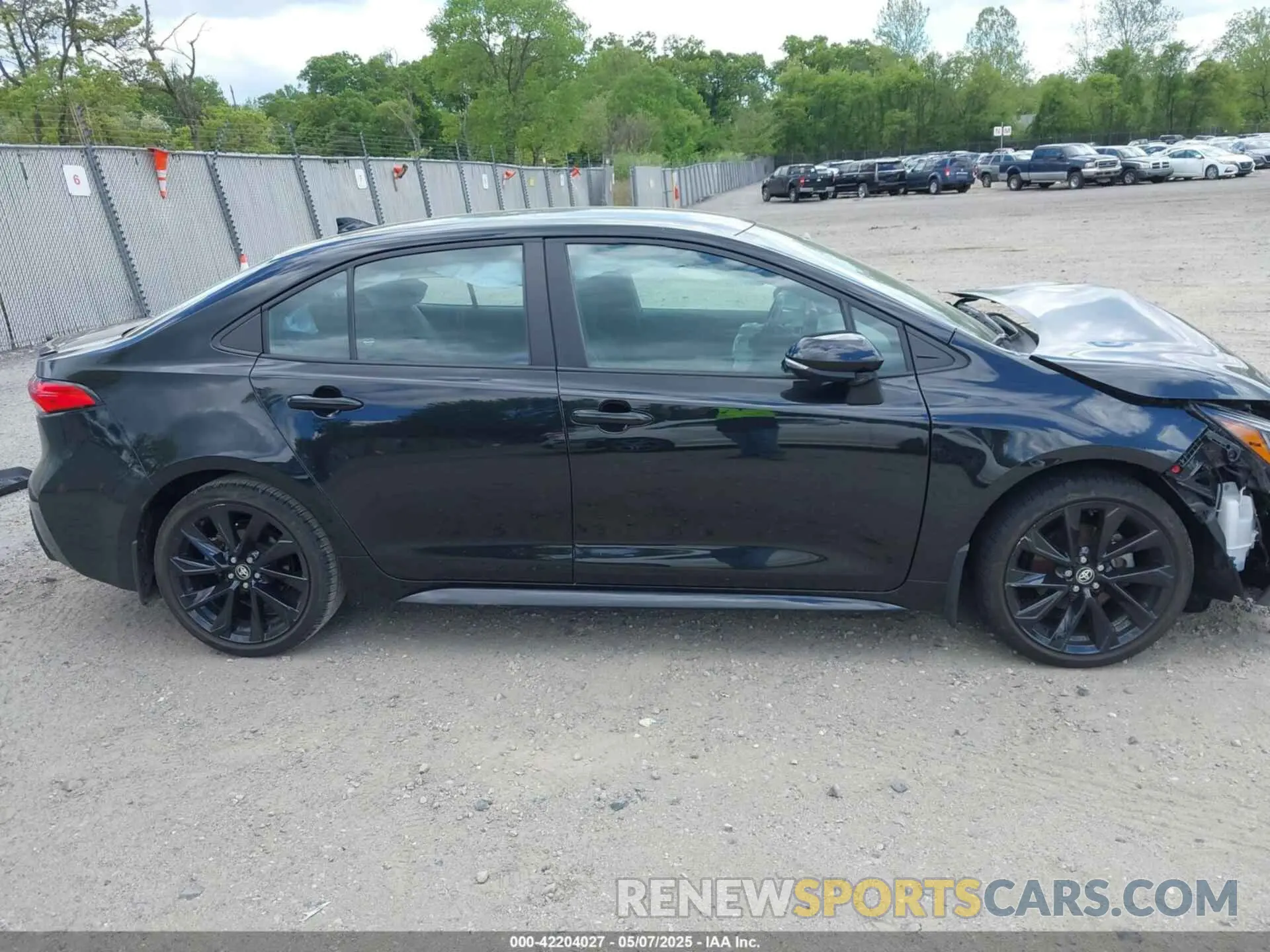 13 Photograph of a damaged car 5YFS4MCE6NP127683 TOYOTA COROLLA 2022