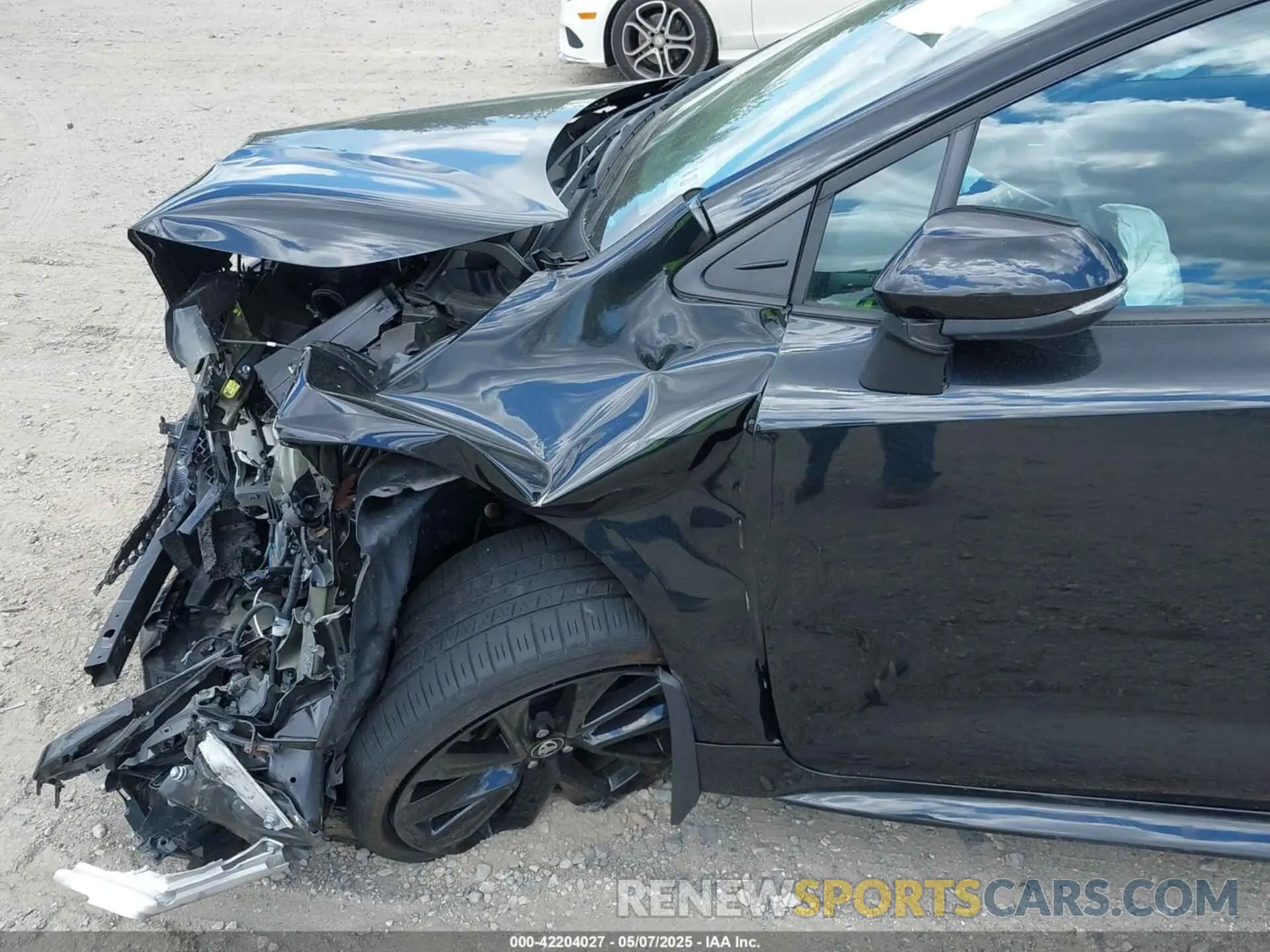 18 Photograph of a damaged car 5YFS4MCE6NP127683 TOYOTA COROLLA 2022