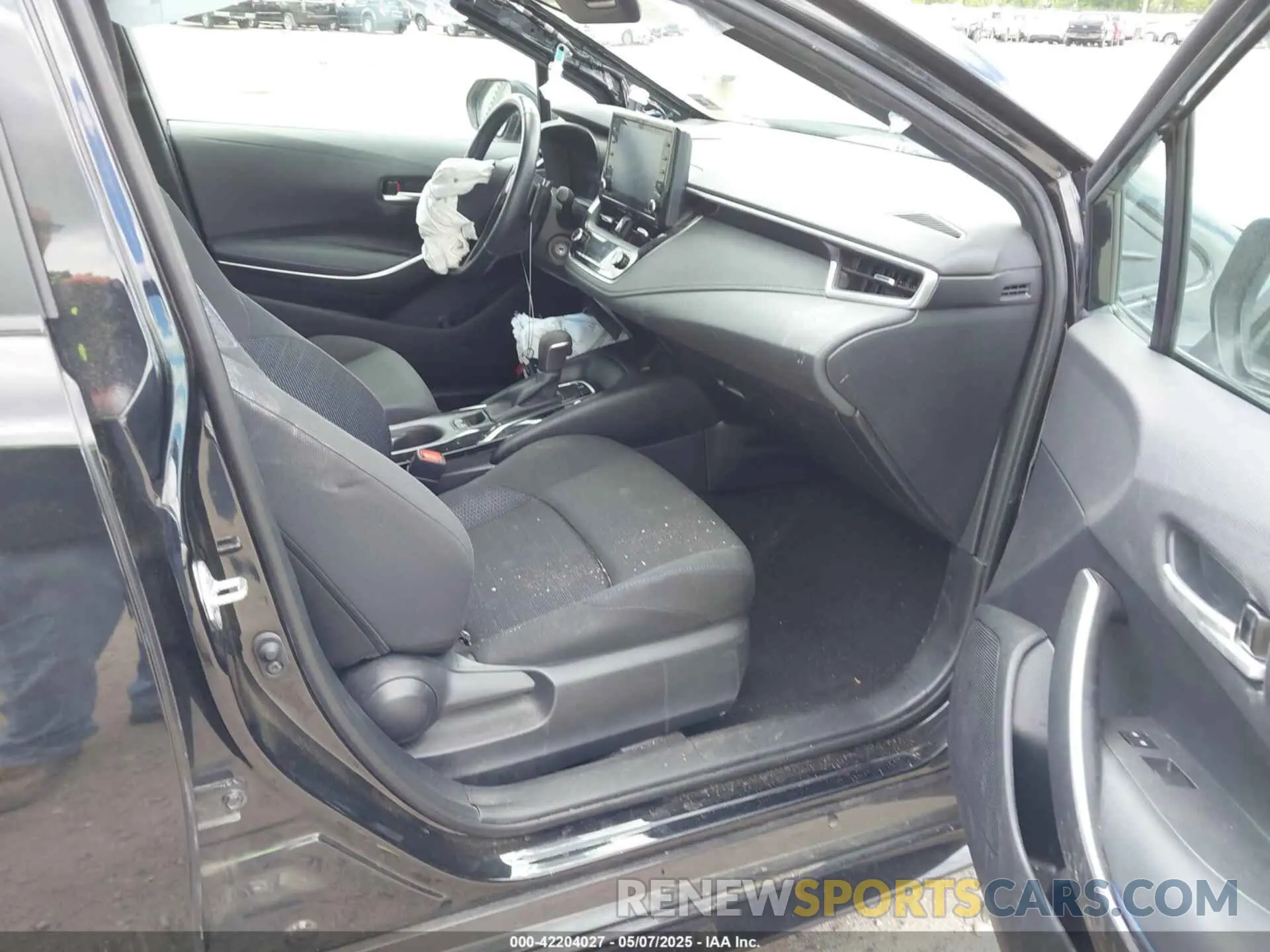 5 Photograph of a damaged car 5YFS4MCE6NP127683 TOYOTA COROLLA 2022
