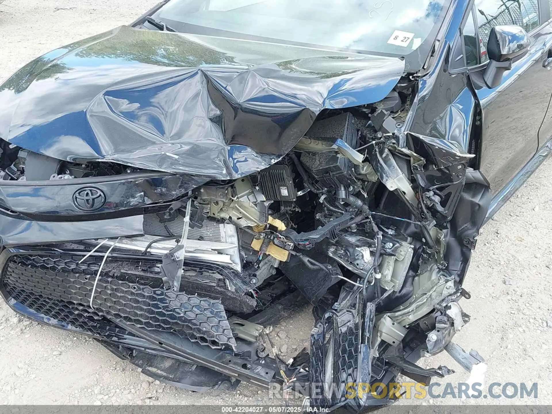 6 Photograph of a damaged car 5YFS4MCE6NP127683 TOYOTA COROLLA 2022