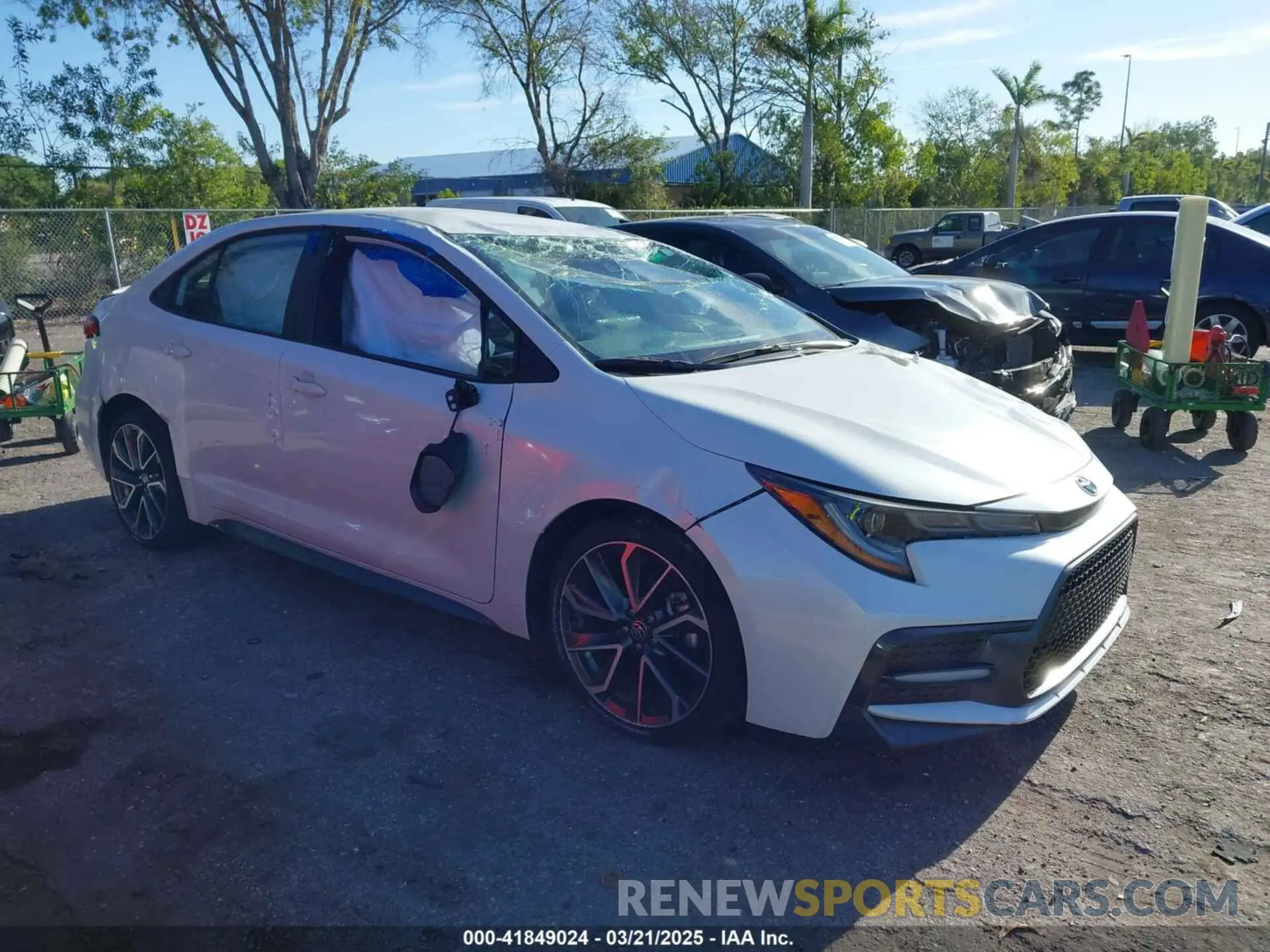 1 Photograph of a damaged car 5YFS4MCE6NP133516 TOYOTA COROLLA 2022