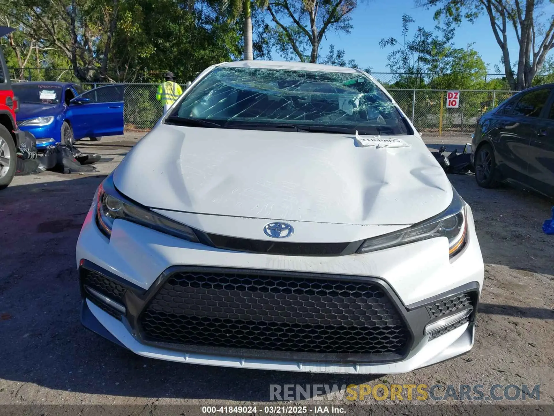 13 Photograph of a damaged car 5YFS4MCE6NP133516 TOYOTA COROLLA 2022