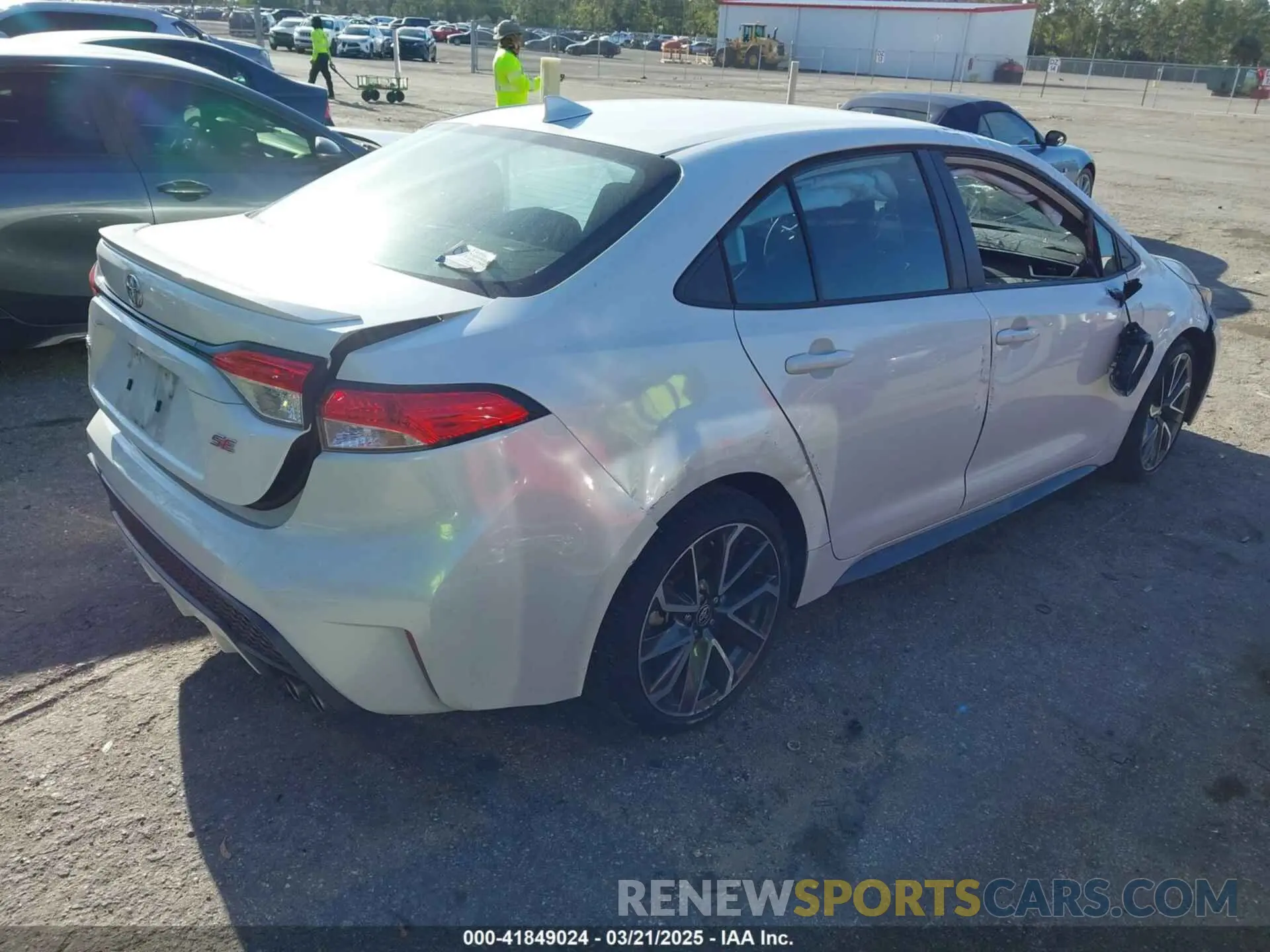 4 Photograph of a damaged car 5YFS4MCE6NP133516 TOYOTA COROLLA 2022