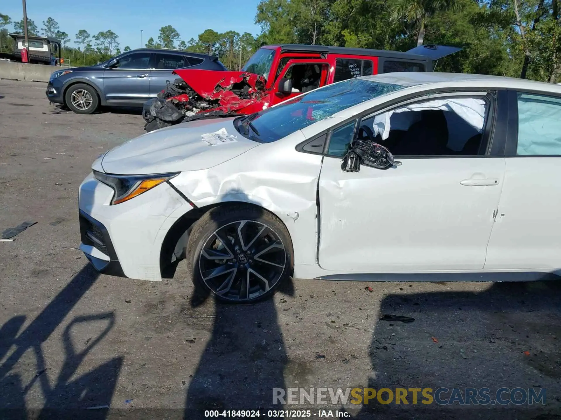 6 Photograph of a damaged car 5YFS4MCE6NP133516 TOYOTA COROLLA 2022