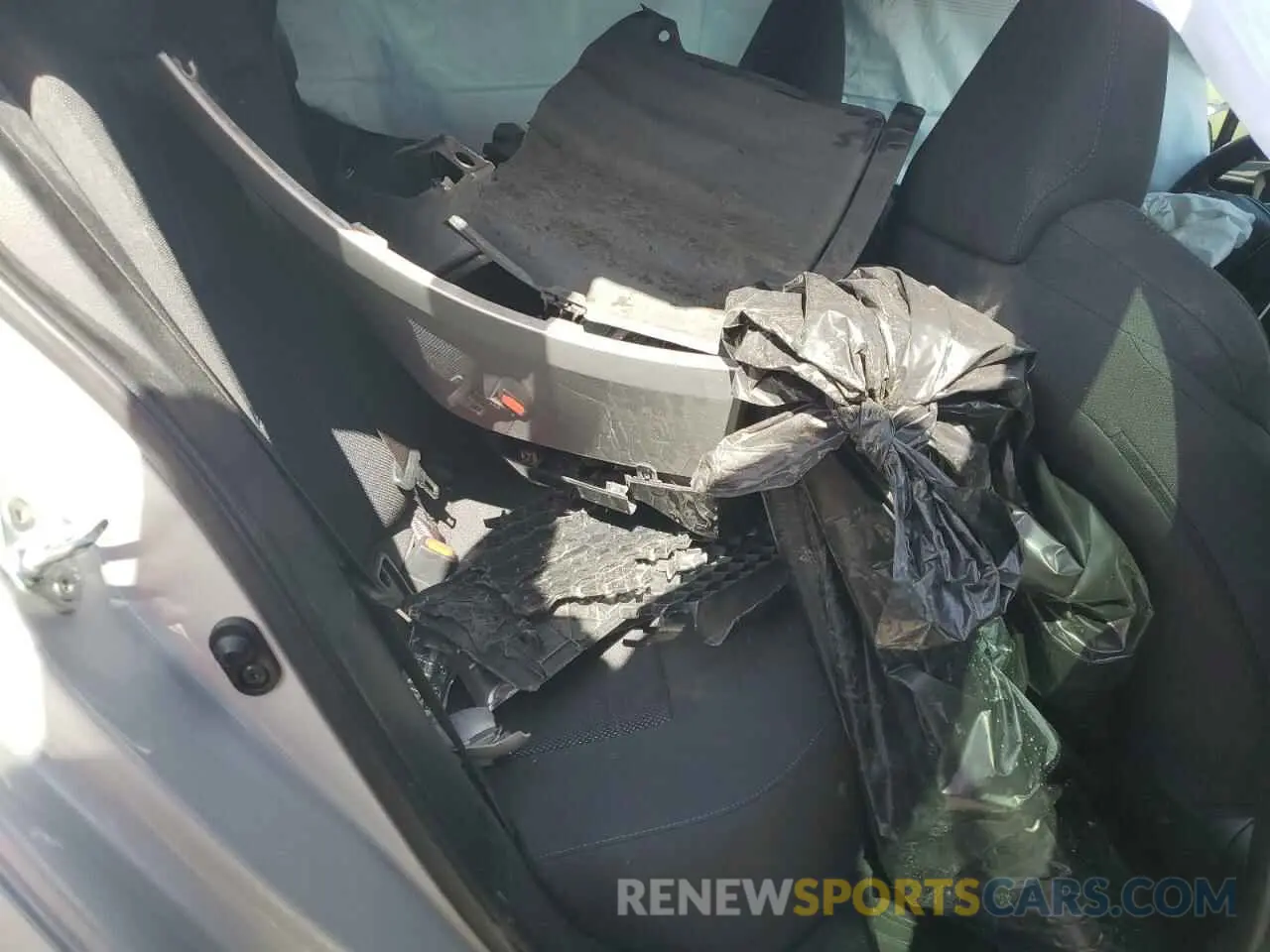 10 Photograph of a damaged car 5YFS4MCE6NP135623 TOYOTA COROLLA 2022