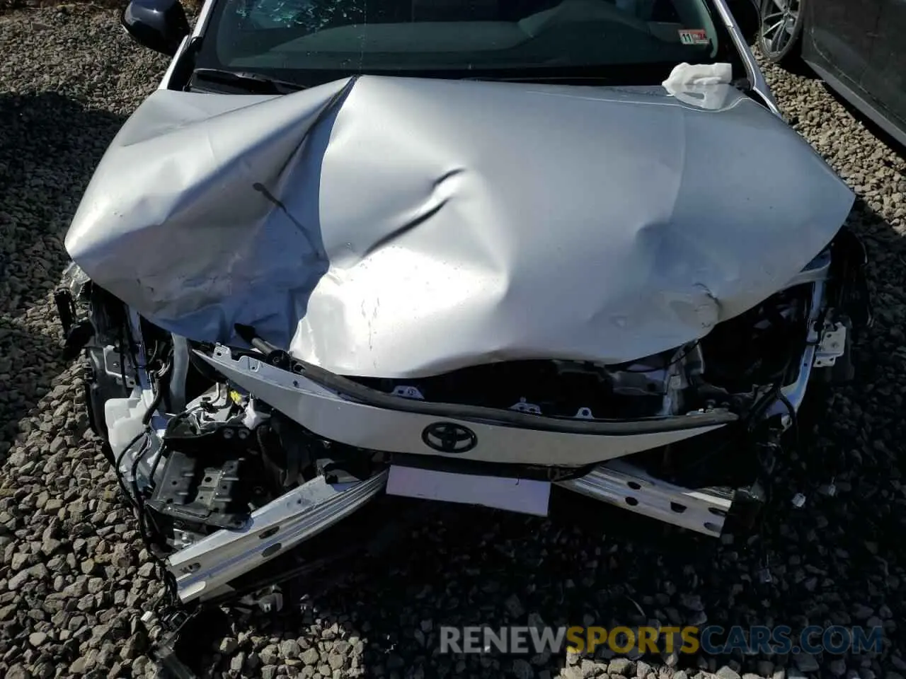 11 Photograph of a damaged car 5YFS4MCE6NP135623 TOYOTA COROLLA 2022