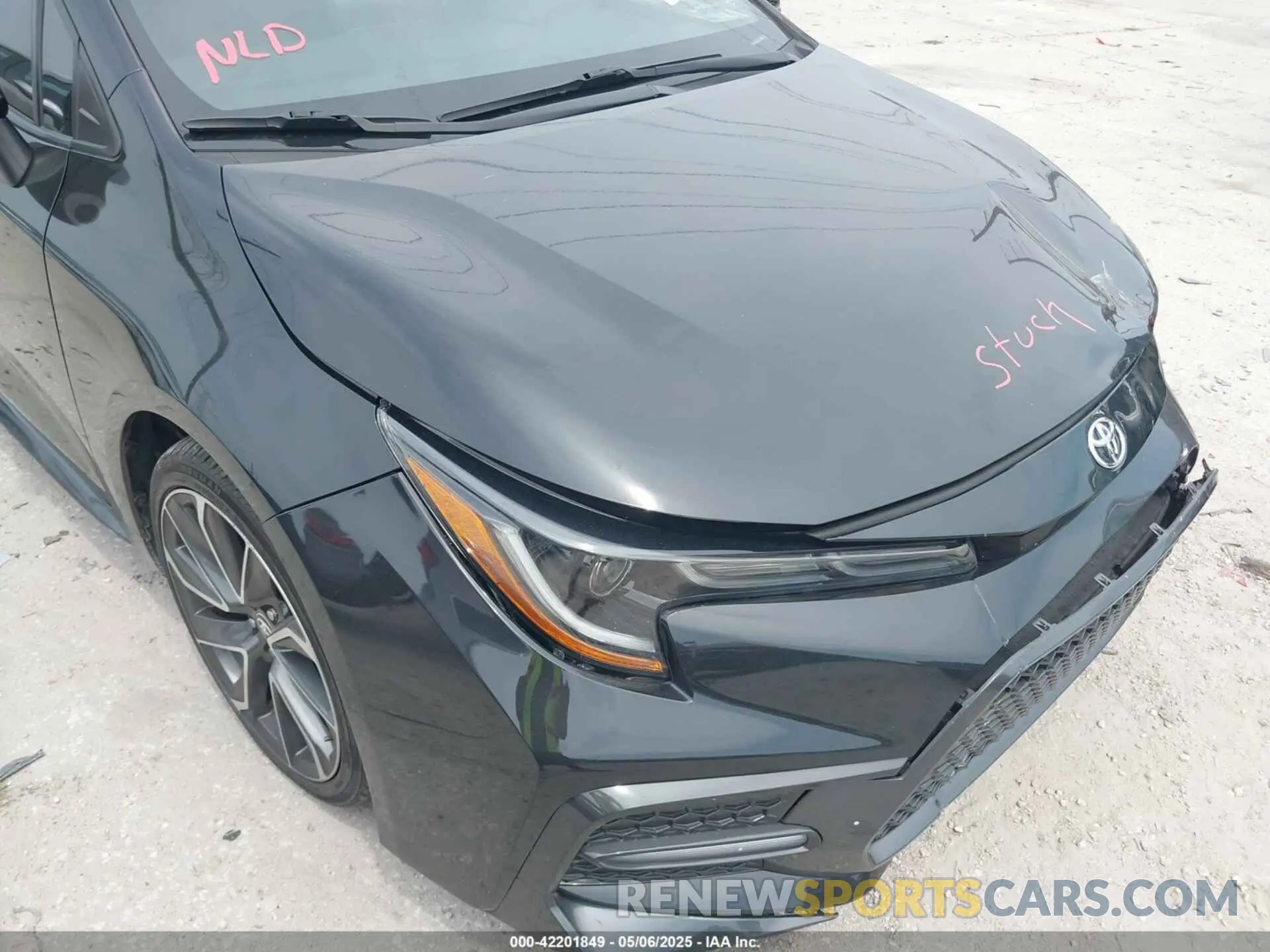 19 Photograph of a damaged car 5YFS4MCE7NP100038 TOYOTA COROLLA 2022