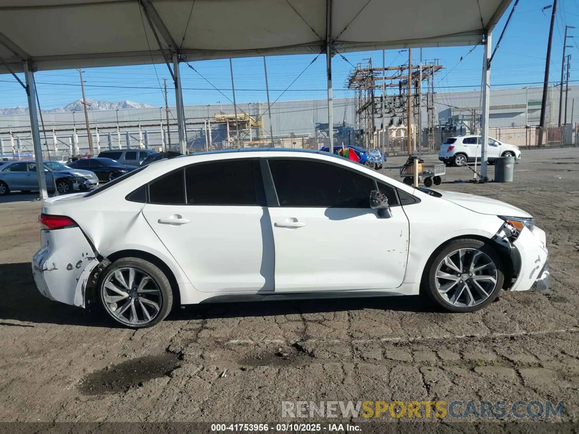 12 Photograph of a damaged car 5YFS4MCE7NP118247 TOYOTA COROLLA 2022
