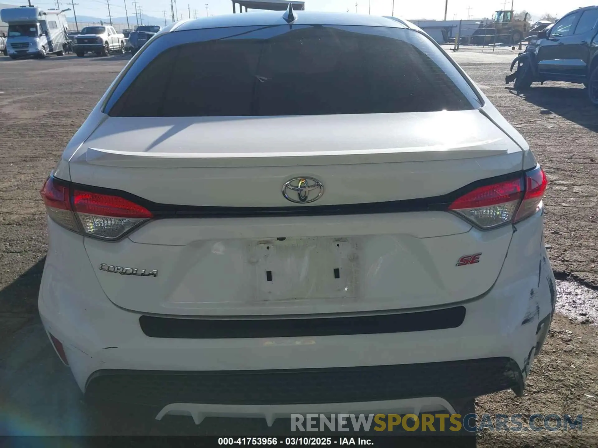 15 Photograph of a damaged car 5YFS4MCE7NP118247 TOYOTA COROLLA 2022