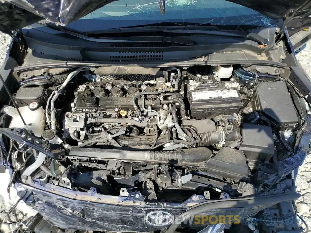 11 Photograph of a damaged car 5YFS4MCE7NP118815 TOYOTA COROLLA 2022
