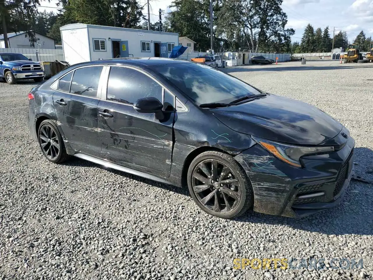 4 Photograph of a damaged car 5YFS4MCE7NP122718 TOYOTA COROLLA 2022