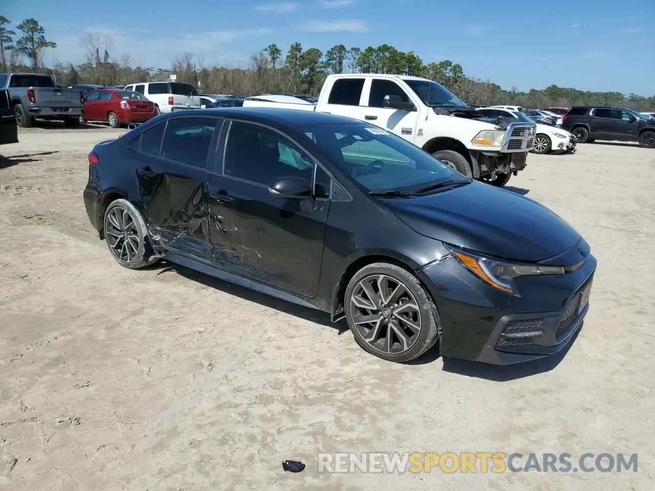 4 Photograph of a damaged car 5YFS4MCE7NP126008 TOYOTA COROLLA 2022
