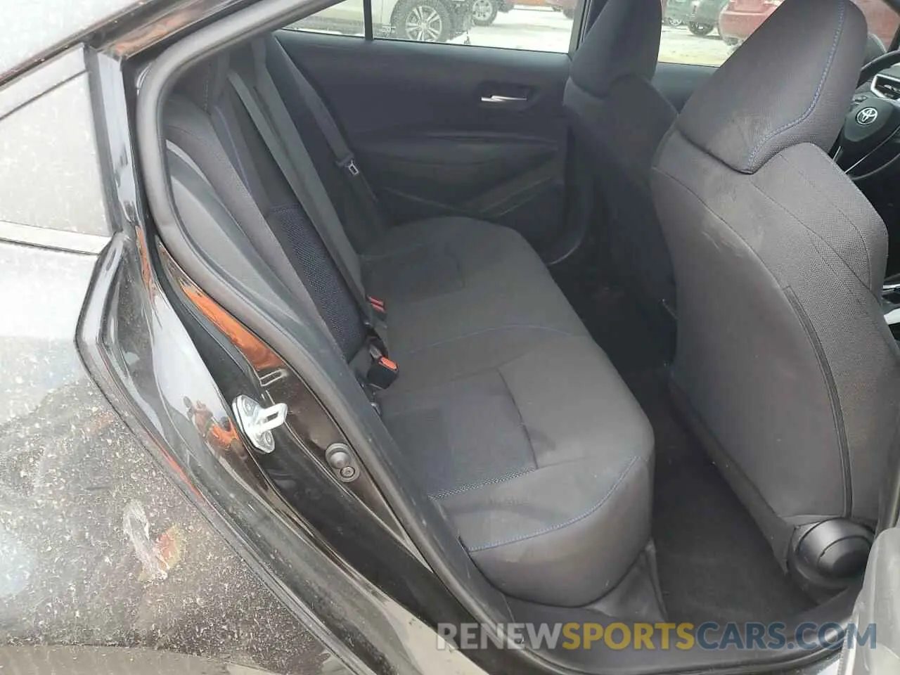 10 Photograph of a damaged car 5YFS4MCE7NP127790 TOYOTA COROLLA 2022