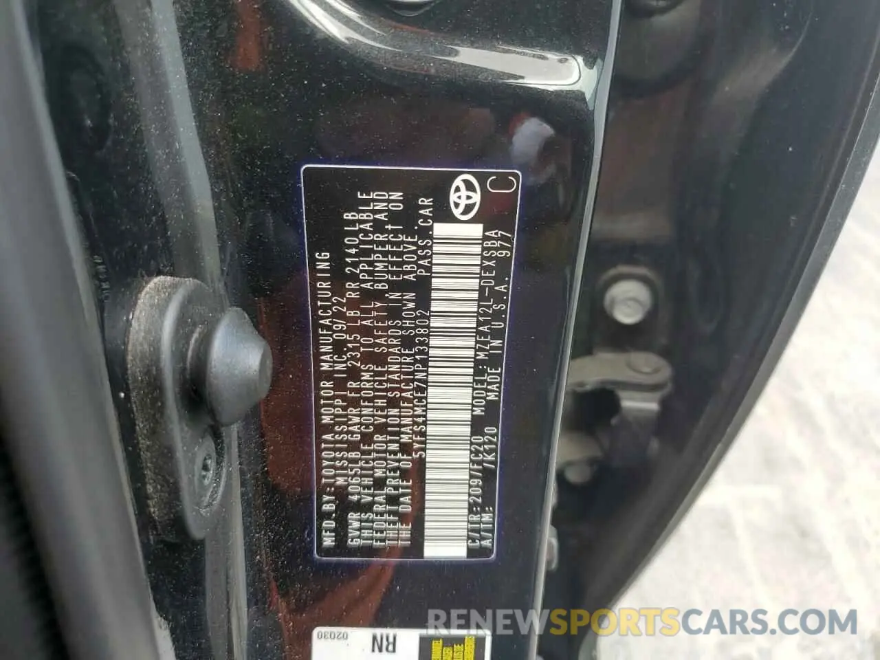 12 Photograph of a damaged car 5YFS4MCE7NP133802 TOYOTA COROLLA 2022