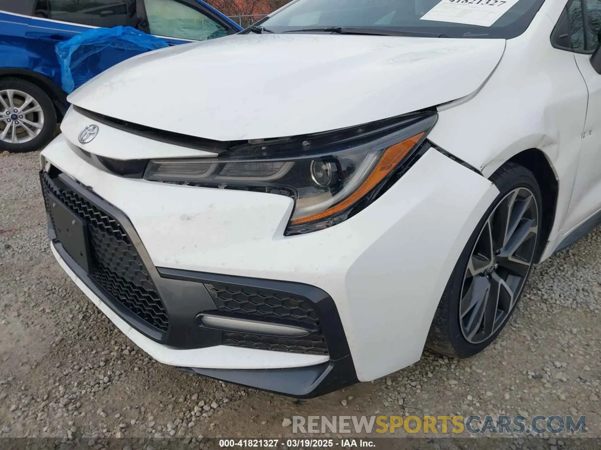 17 Photograph of a damaged car 5YFS4MCE8NP109413 TOYOTA COROLLA 2022