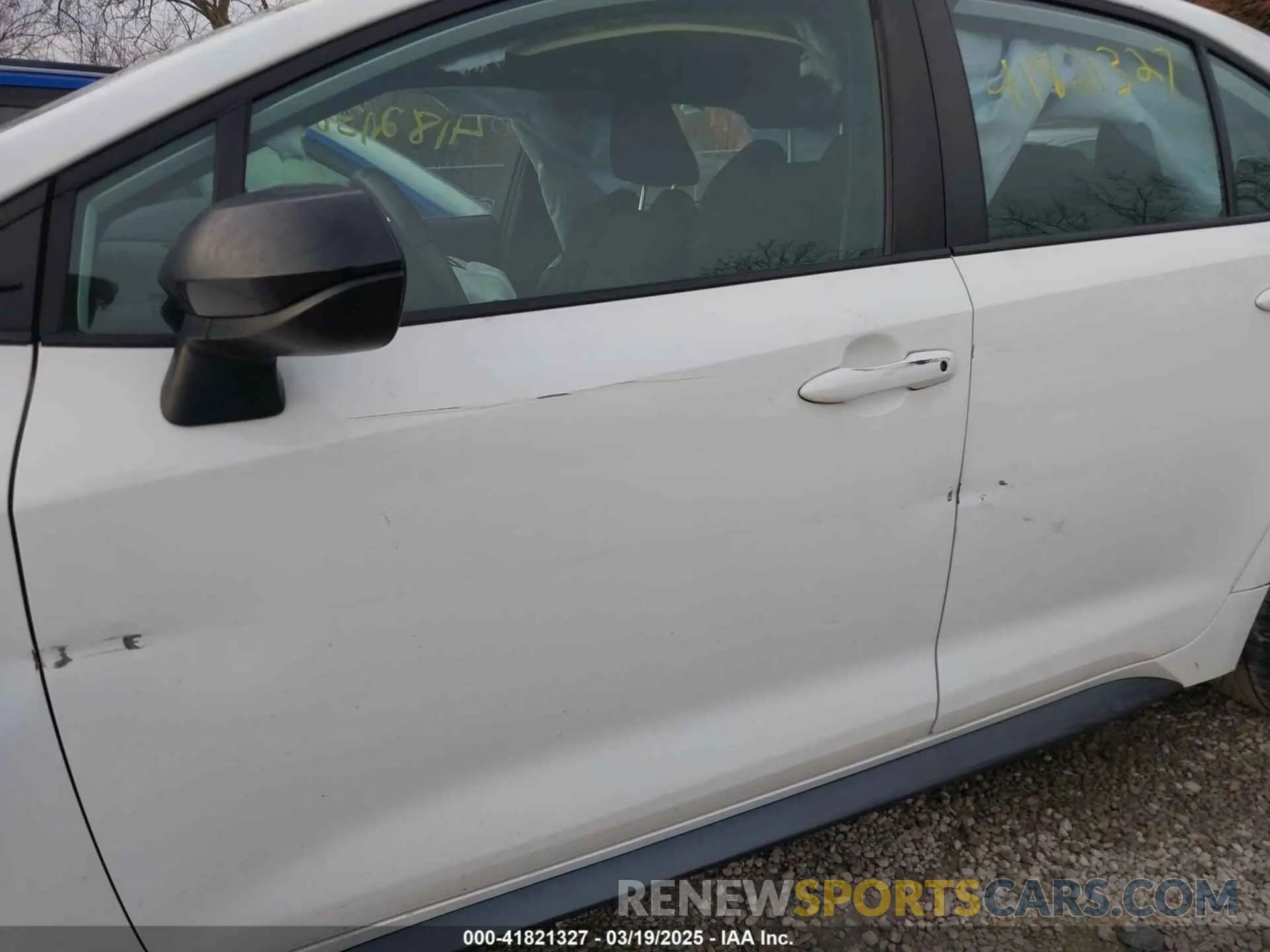 18 Photograph of a damaged car 5YFS4MCE8NP109413 TOYOTA COROLLA 2022