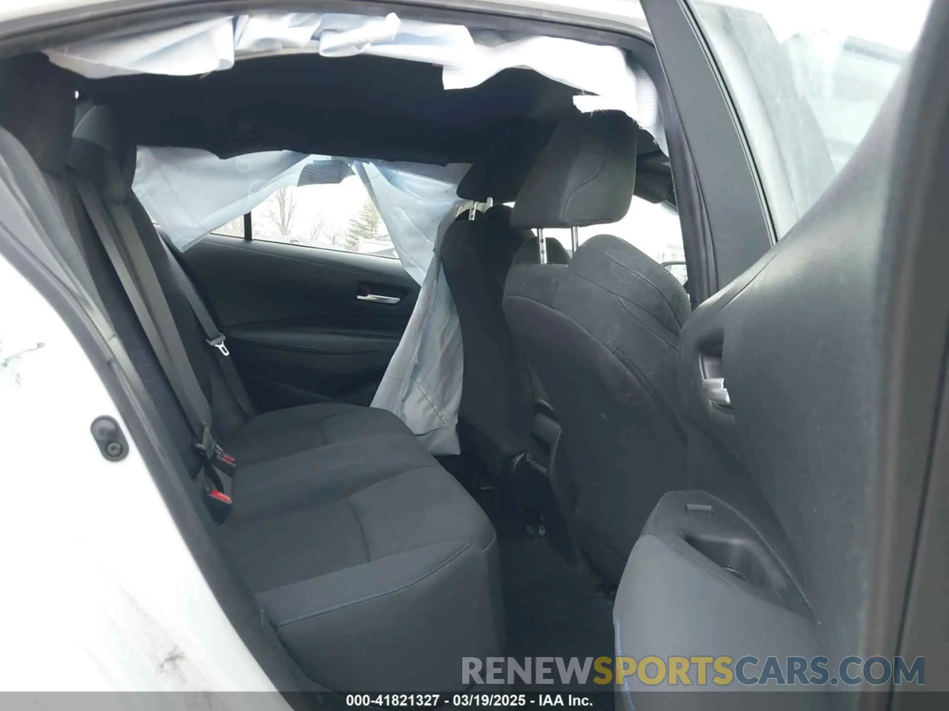 8 Photograph of a damaged car 5YFS4MCE8NP109413 TOYOTA COROLLA 2022