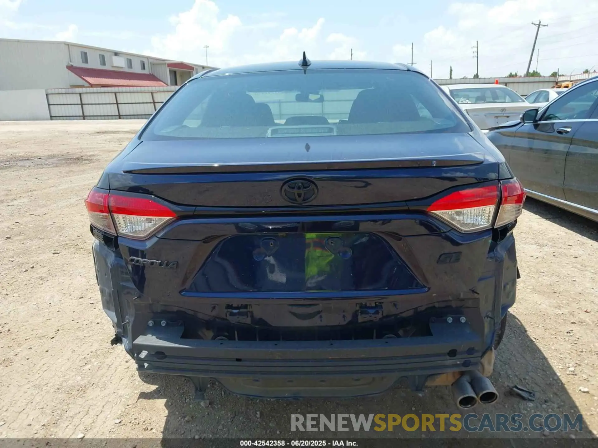 17 Photograph of a damaged car 5YFS4MCE8NP116913 TOYOTA COROLLA 2022