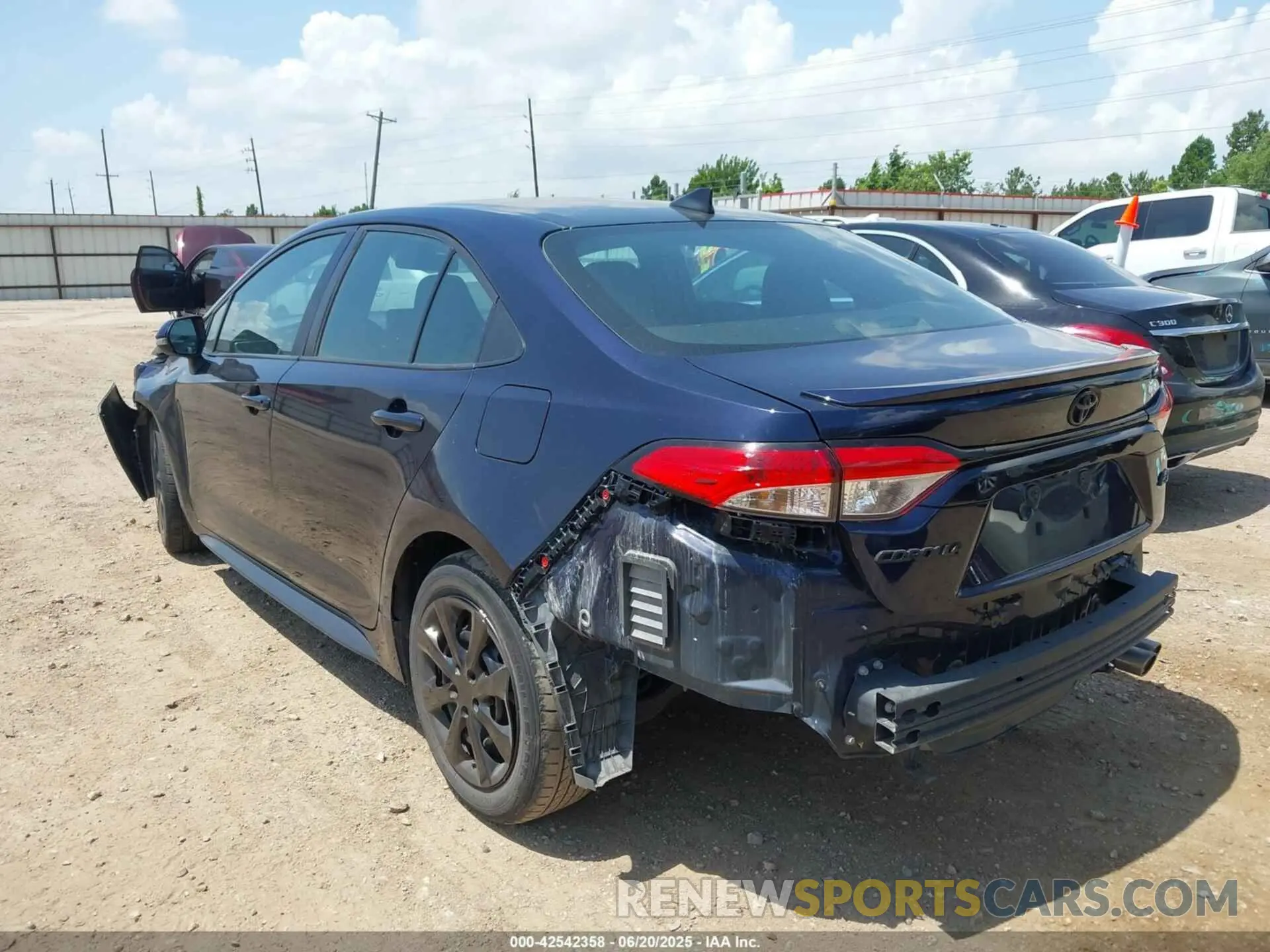 3 Photograph of a damaged car 5YFS4MCE8NP116913 TOYOTA COROLLA 2022