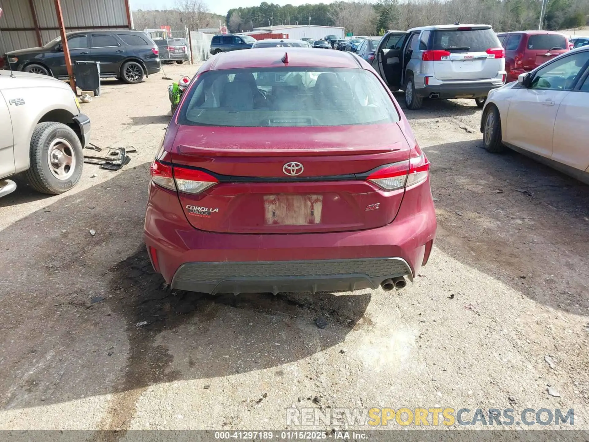 17 Photograph of a damaged car 5YFS4MCE9NP101028 TOYOTA COROLLA 2022