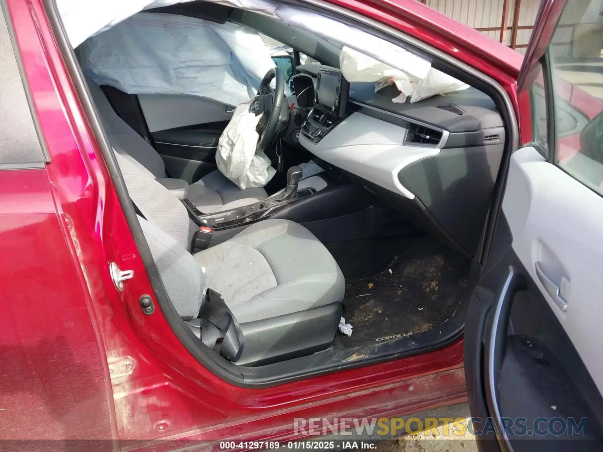 5 Photograph of a damaged car 5YFS4MCE9NP101028 TOYOTA COROLLA 2022