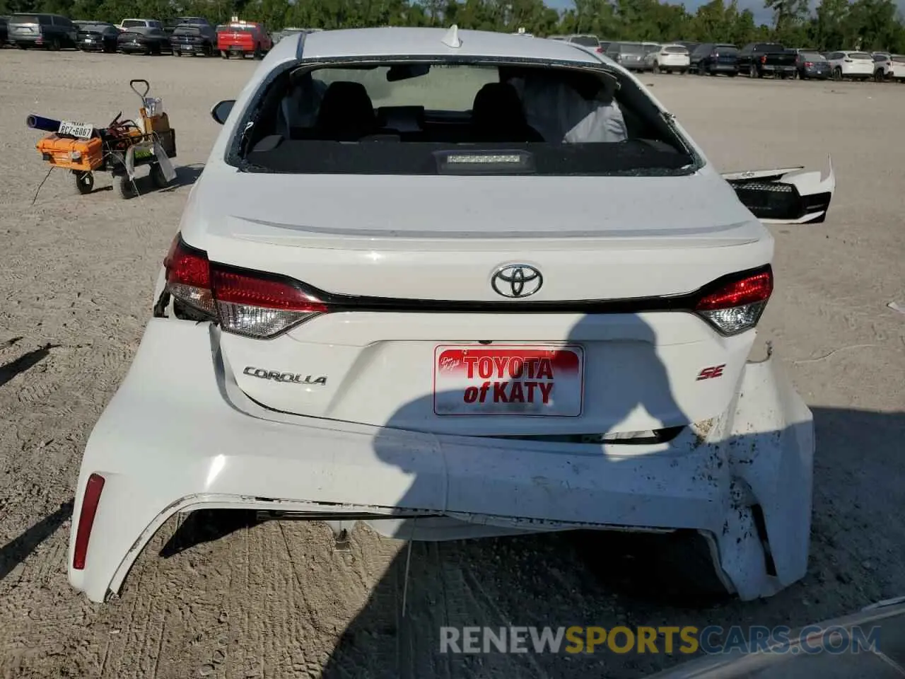 6 Photograph of a damaged car 5YFS4MCE9NP102809 TOYOTA COROLLA 2022