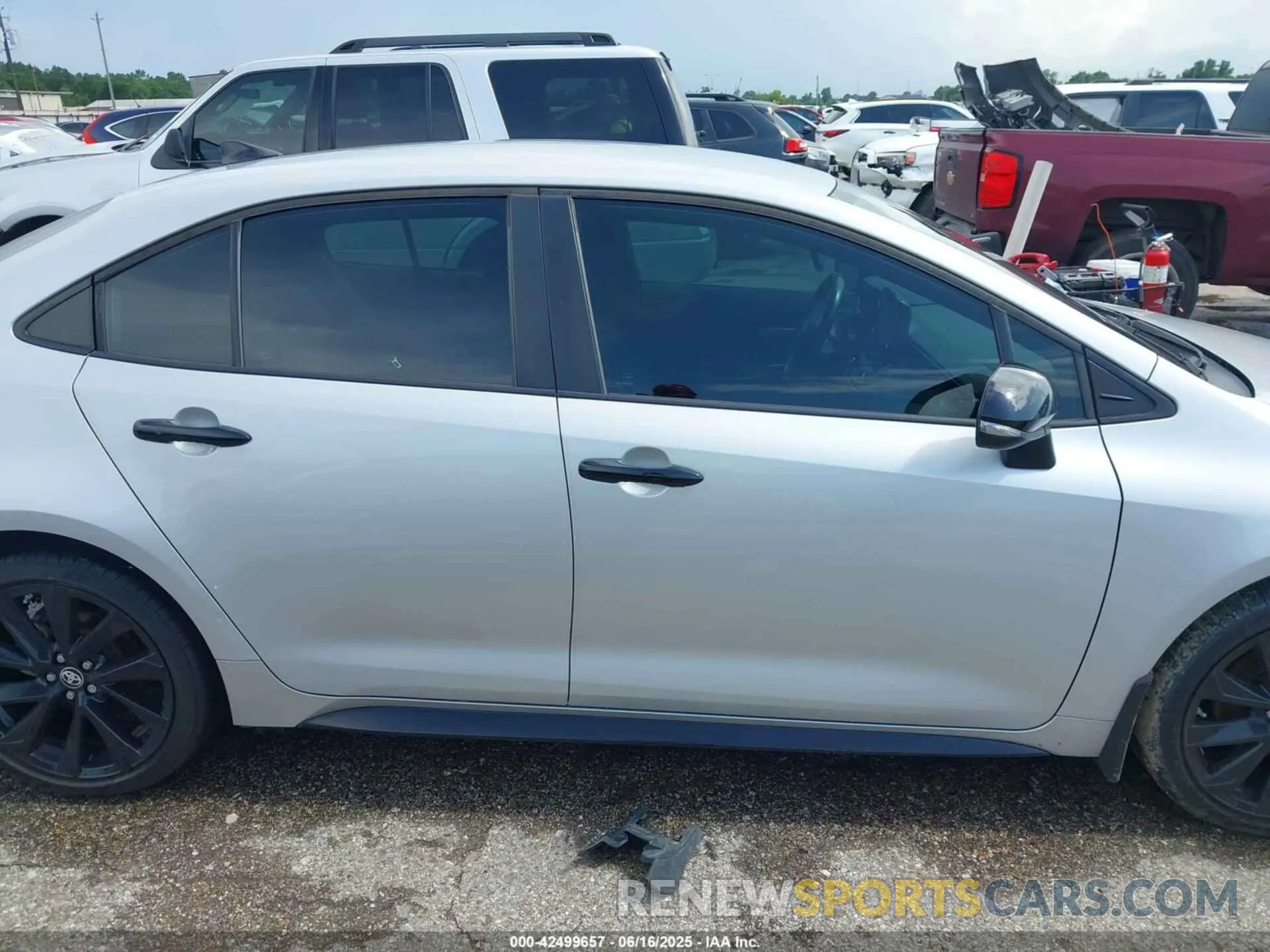 13 Photograph of a damaged car 5YFS4MCE9NP117701 TOYOTA COROLLA 2022