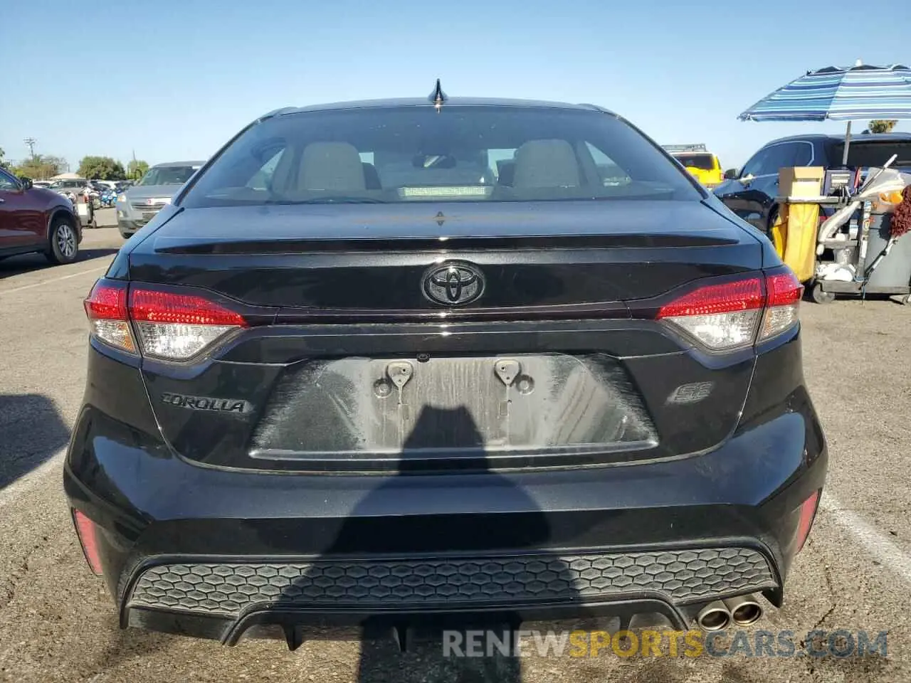 6 Photograph of a damaged car 5YFS4MCE9NP133686 TOYOTA COROLLA 2022