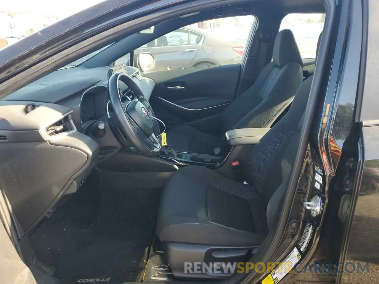 7 Photograph of a damaged car 5YFS4MCE9NP133686 TOYOTA COROLLA 2022
