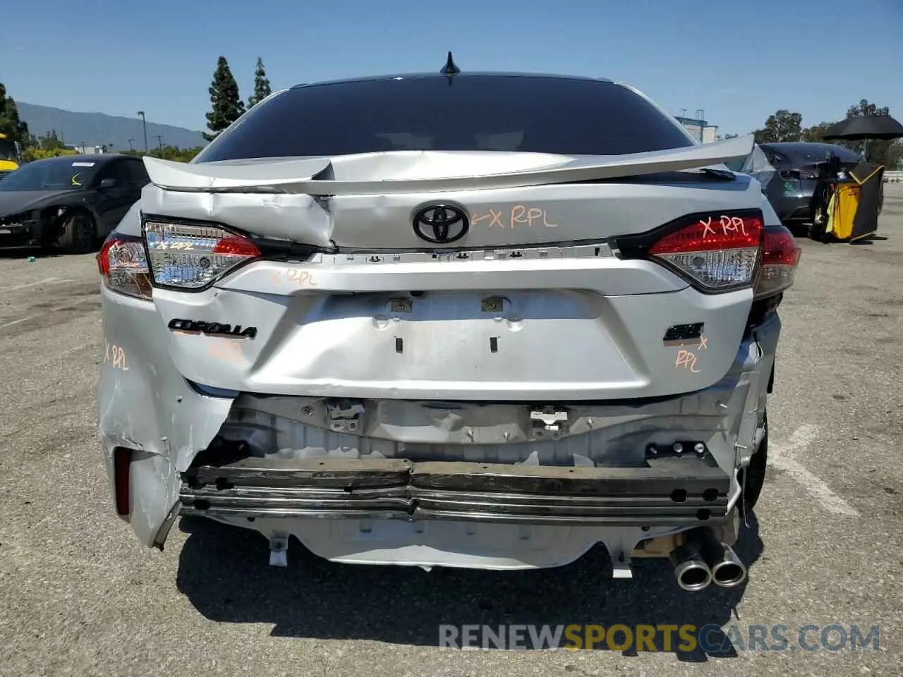 6 Photograph of a damaged car 5YFS4MCE9NP137687 TOYOTA COROLLA 2022