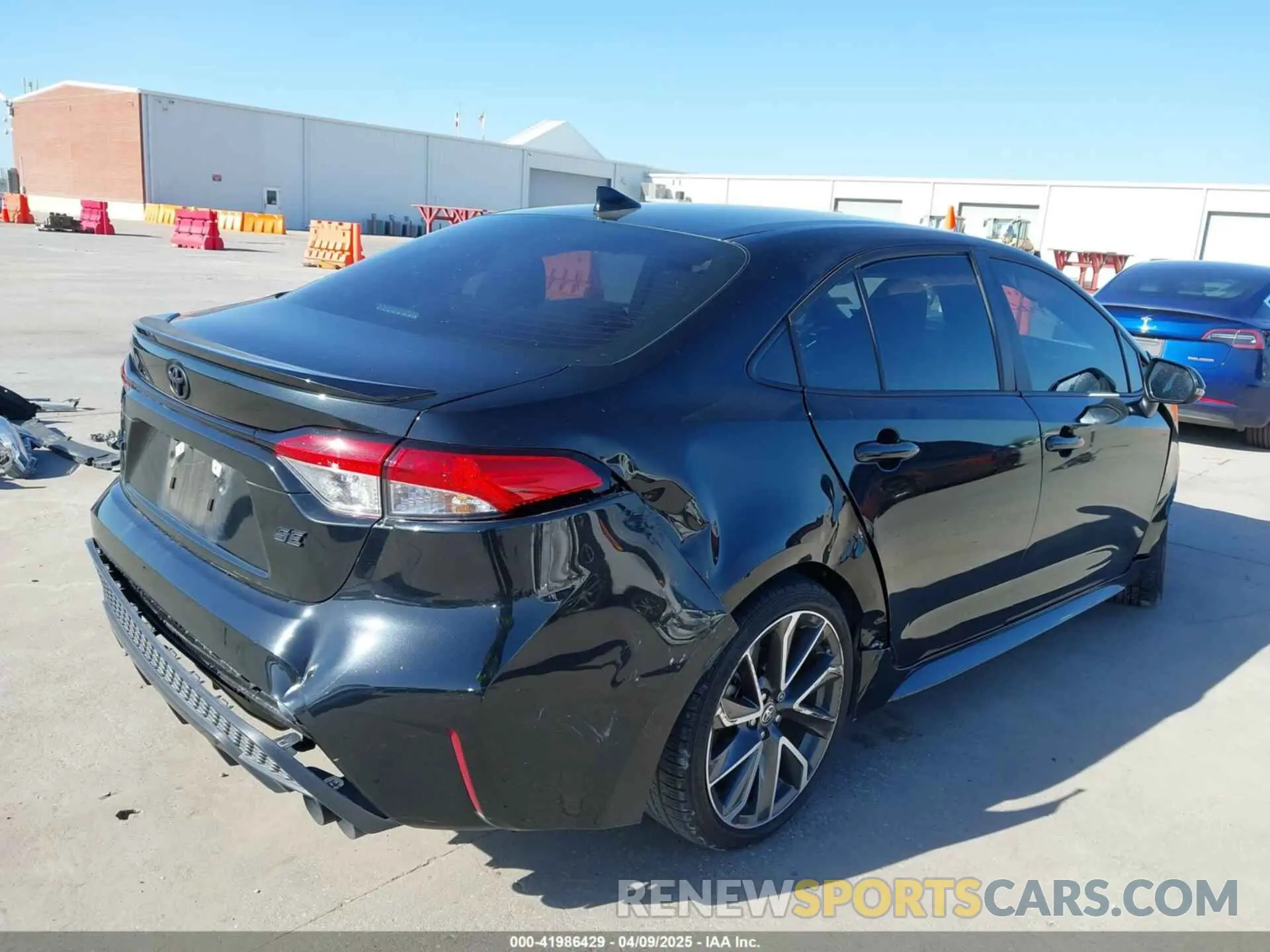 4 Photograph of a damaged car 5YFS4MCEXNP127699 TOYOTA COROLLA 2022