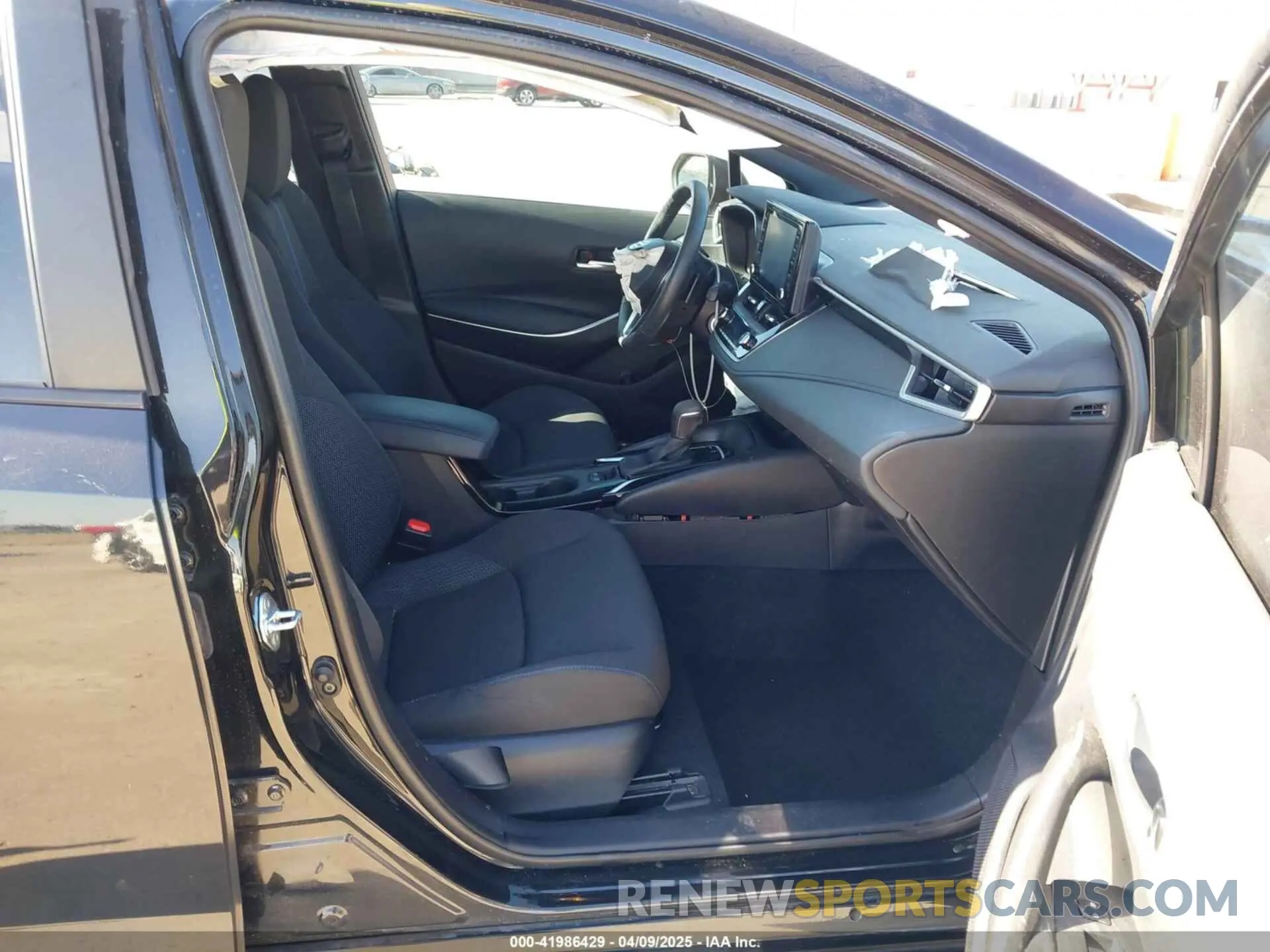 5 Photograph of a damaged car 5YFS4MCEXNP127699 TOYOTA COROLLA 2022