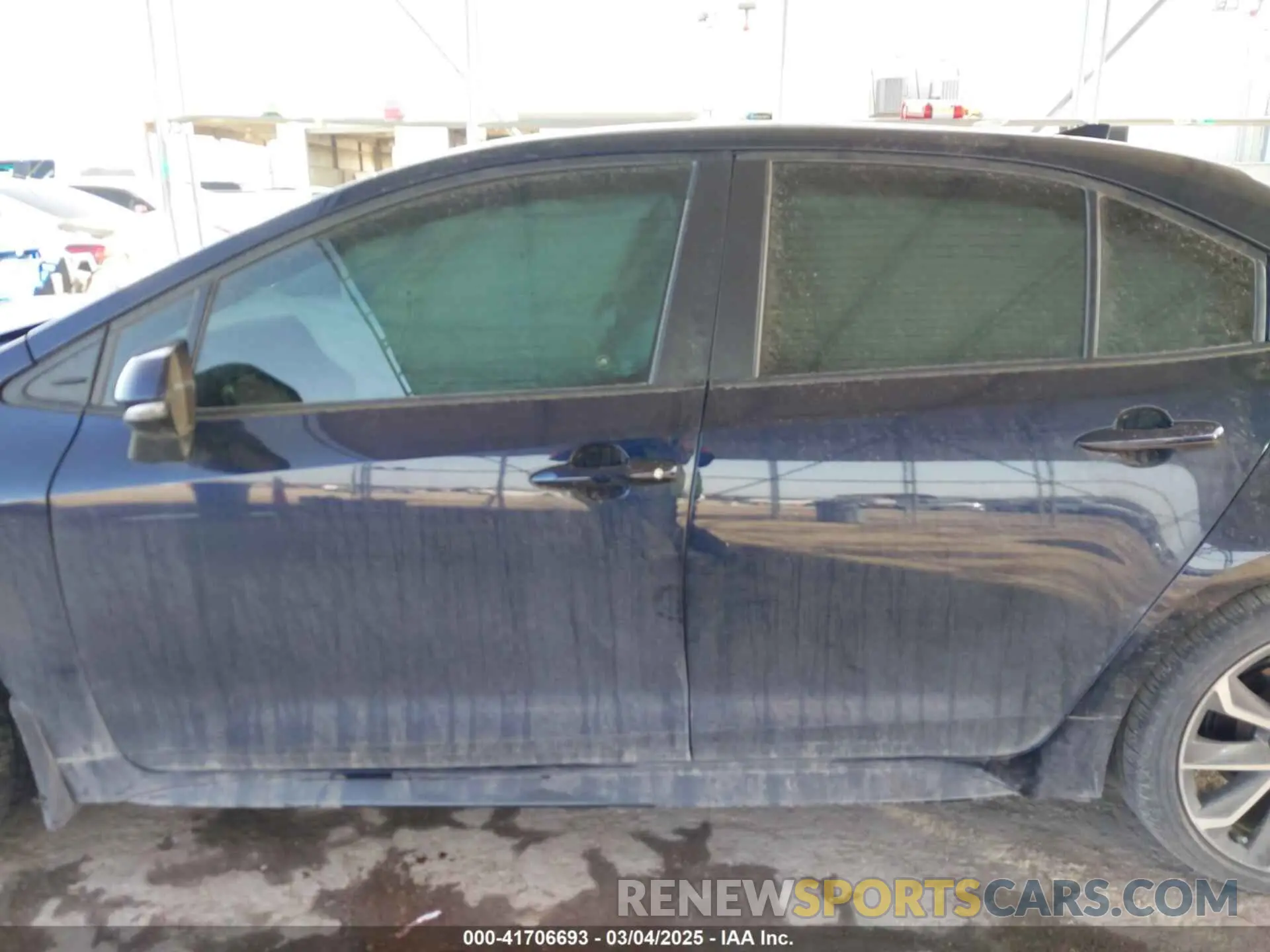 14 Photograph of a damaged car 5YFS4MCEXNP130506 TOYOTA COROLLA 2022
