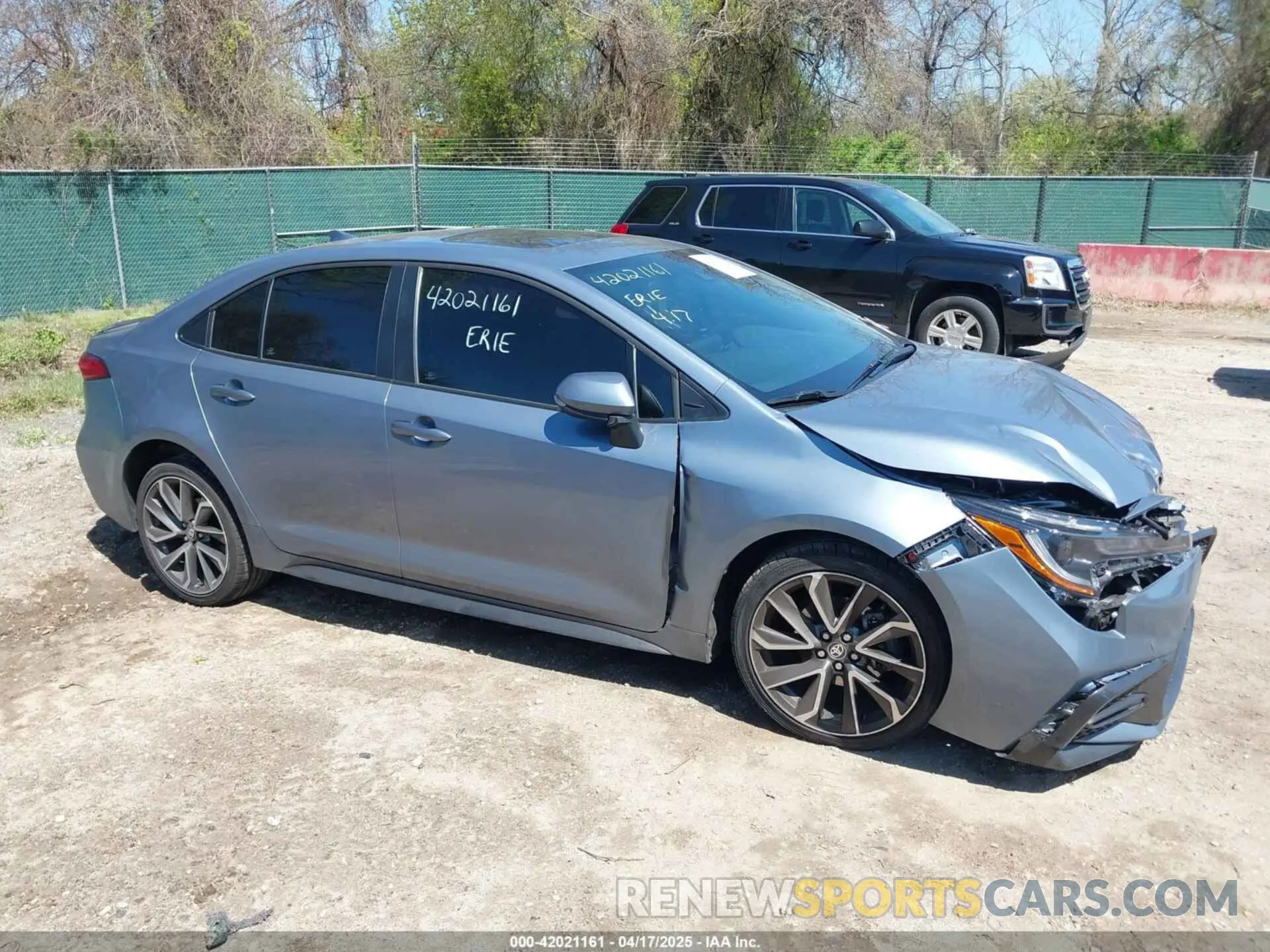 12 Photograph of a damaged car 5YFT4MCE1NP135209 TOYOTA COROLLA 2022