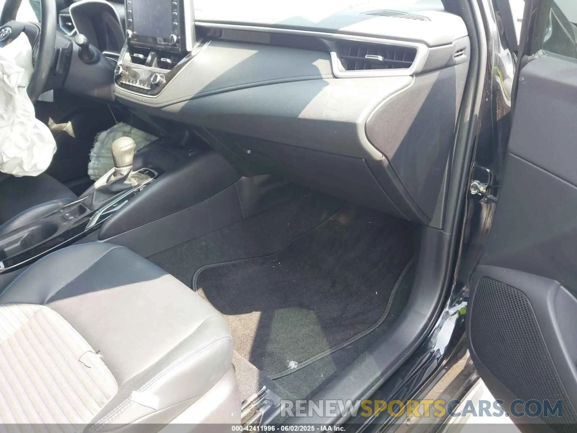 5 Photograph of a damaged car 5YFT4MCE3NP127970 TOYOTA COROLLA 2022