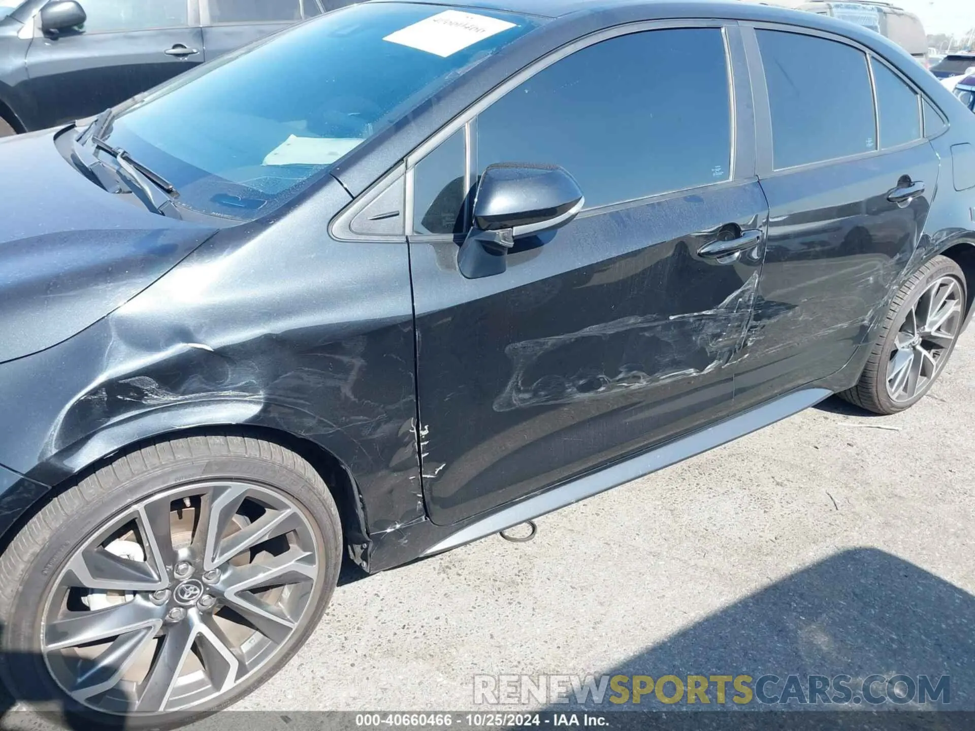 17 Photograph of a damaged car 5YFT4MCE5NP098326 TOYOTA COROLLA 2022