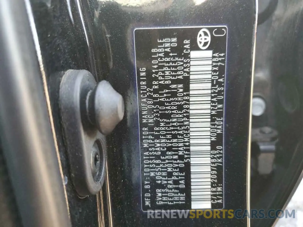 12 Photograph of a damaged car 5YFT4MCE5NP128781 TOYOTA COROLLA 2022