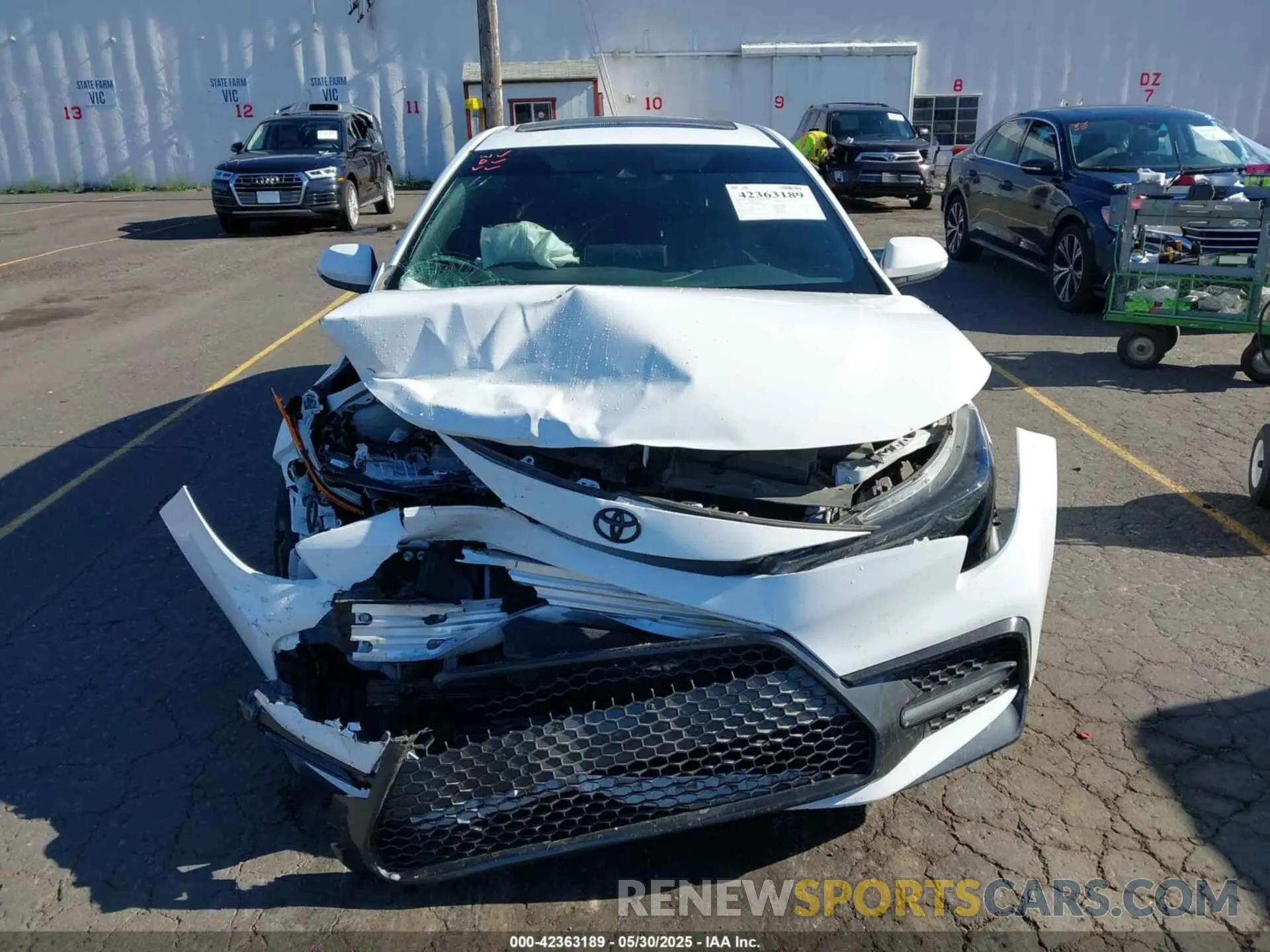 12 Photograph of a damaged car 5YFT4MCE5NP134032 TOYOTA COROLLA 2022